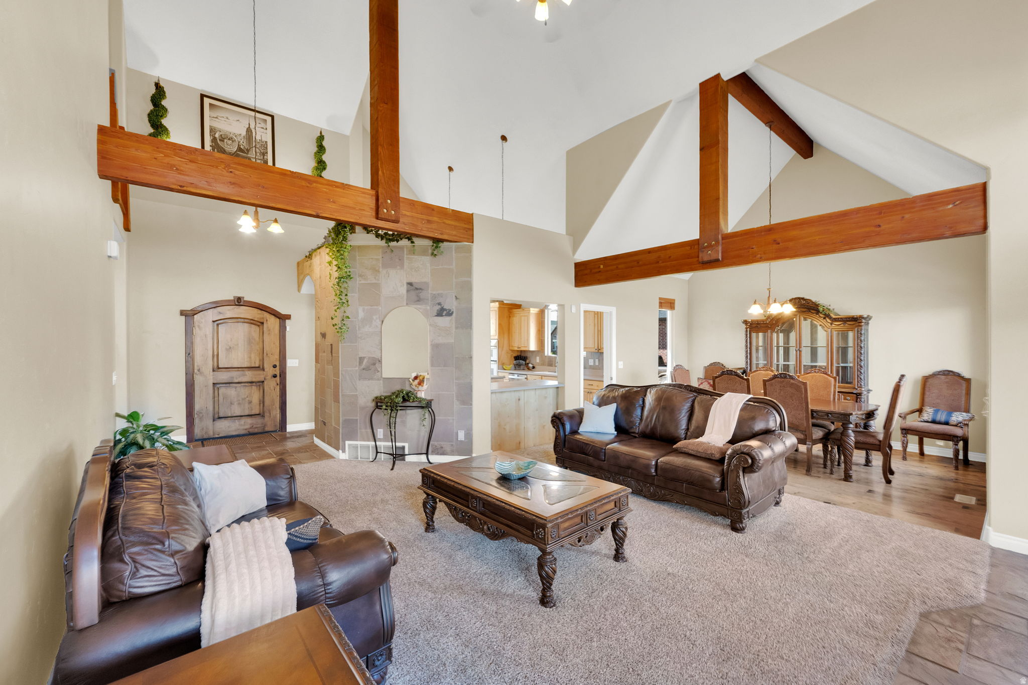 SILVER LAKE ESTATES - Residential