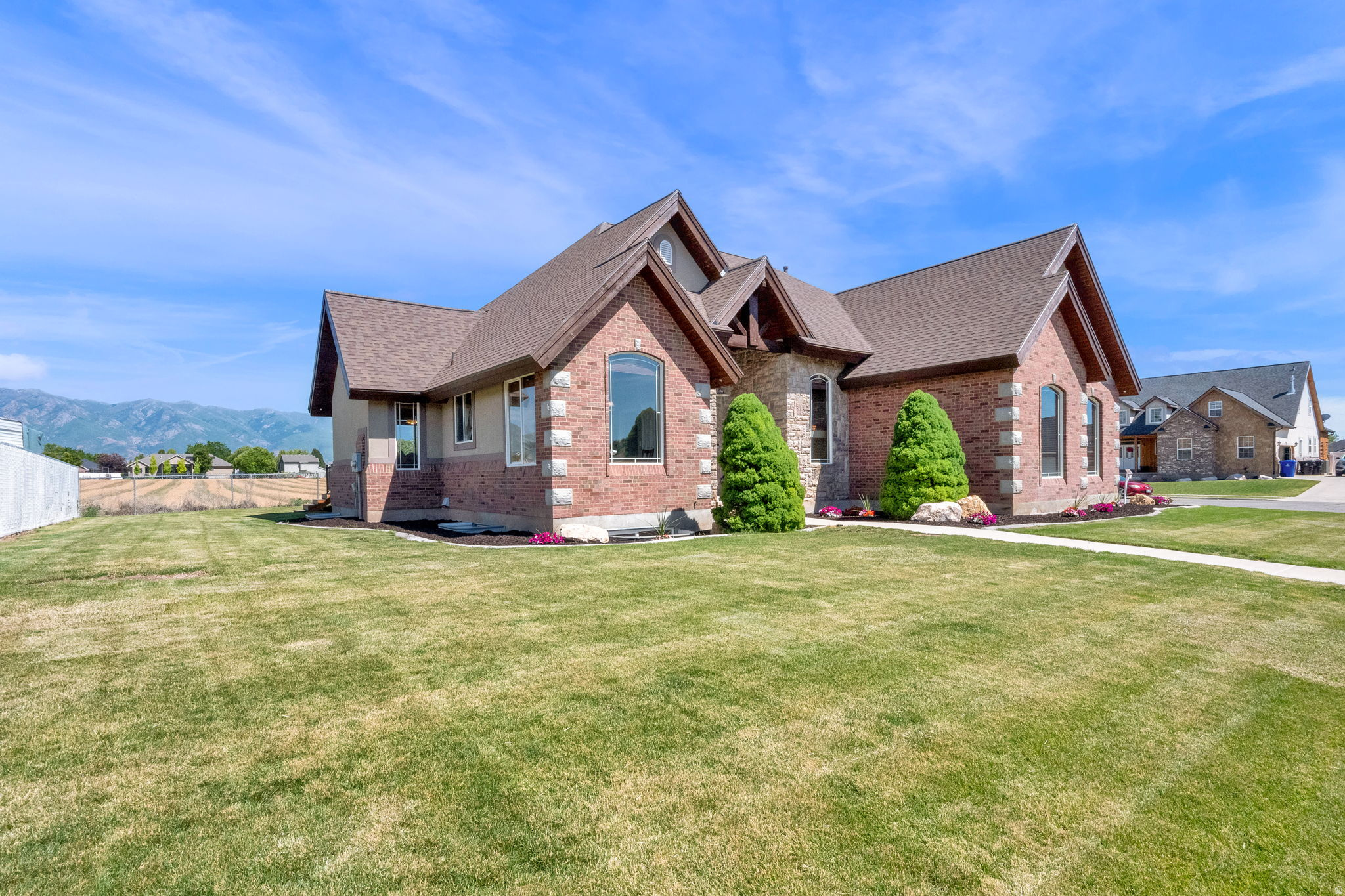 SILVER LAKE ESTATES - Residential
