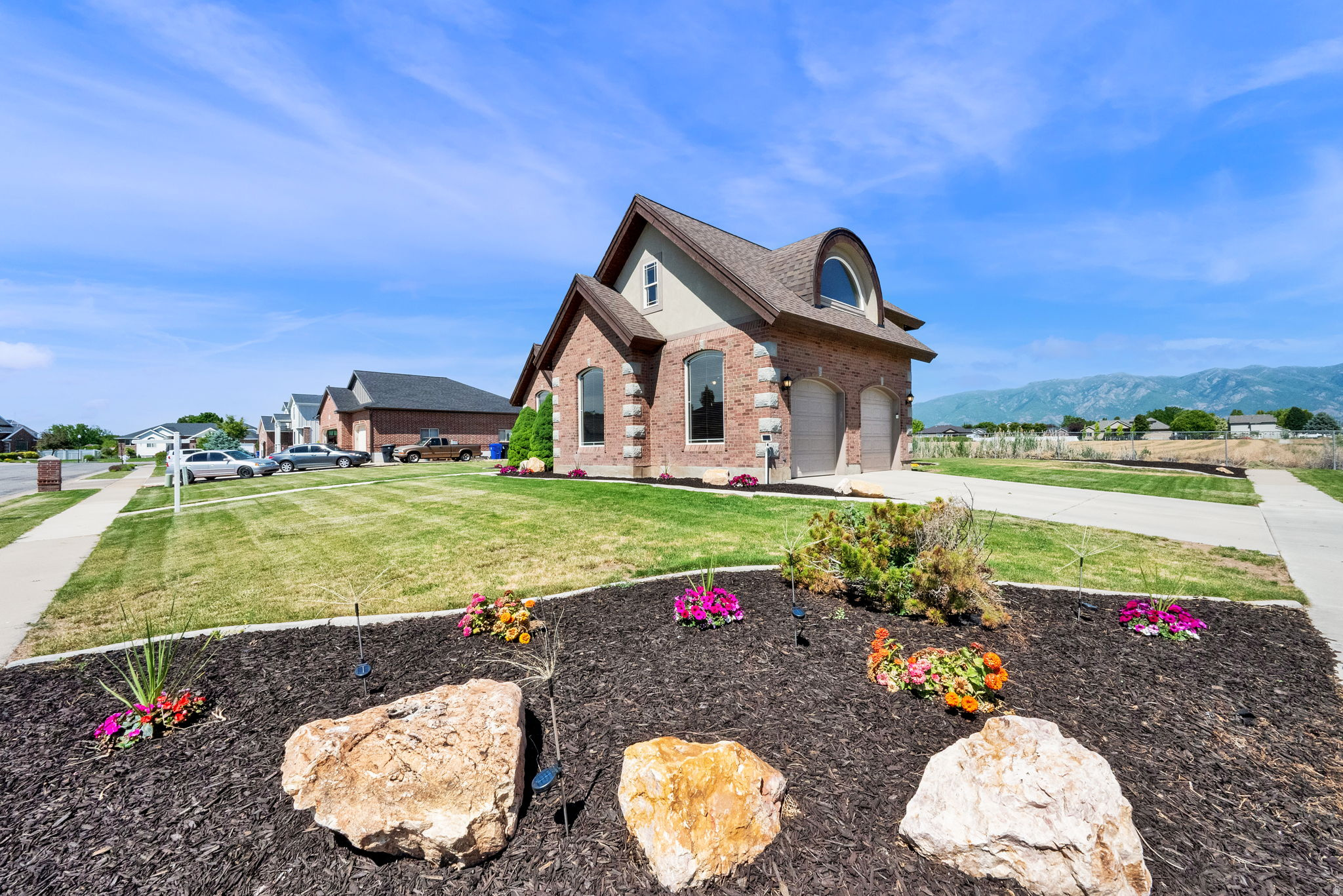 SILVER LAKE ESTATES - Residential