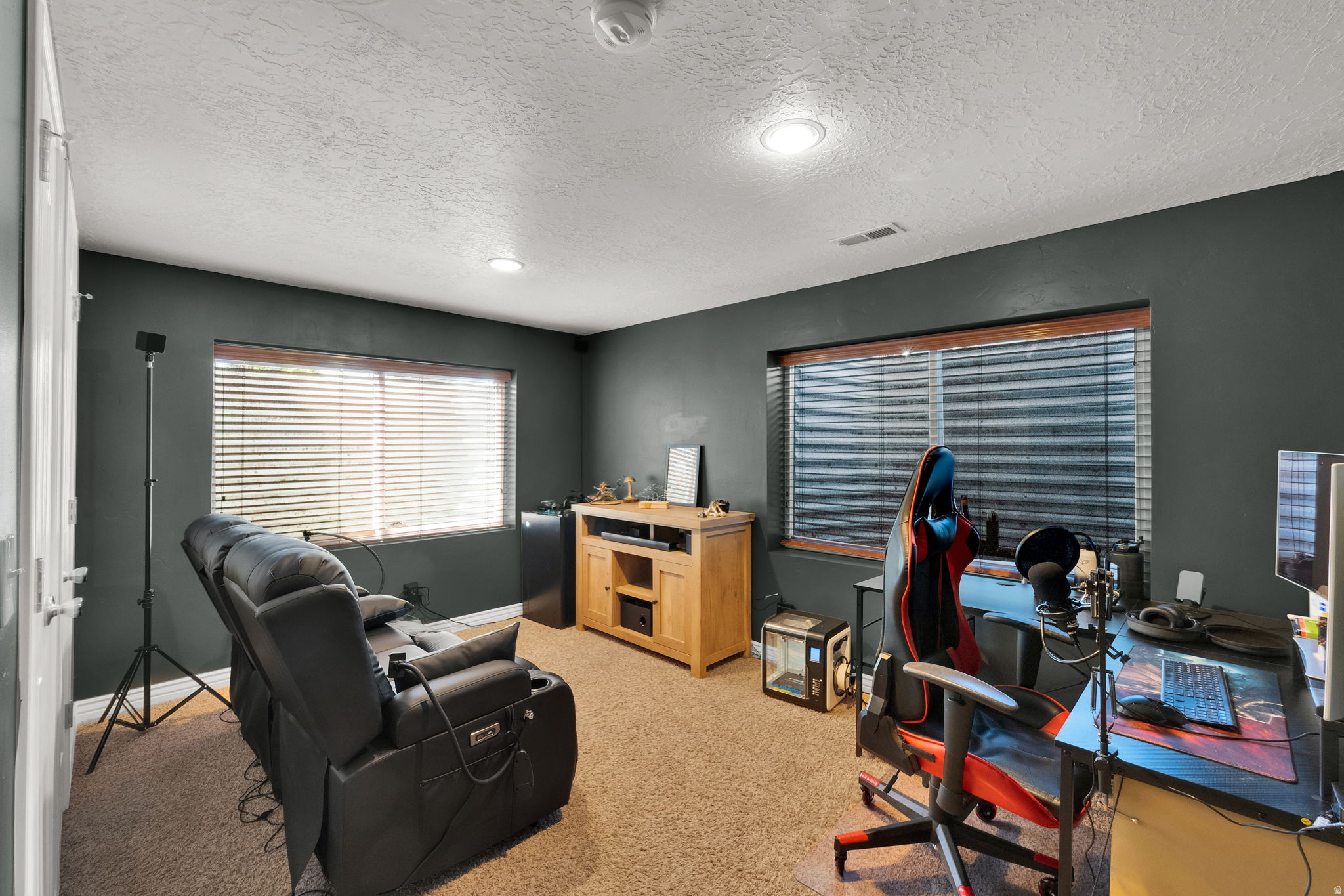 SILVER LAKE ESTATES - Residential