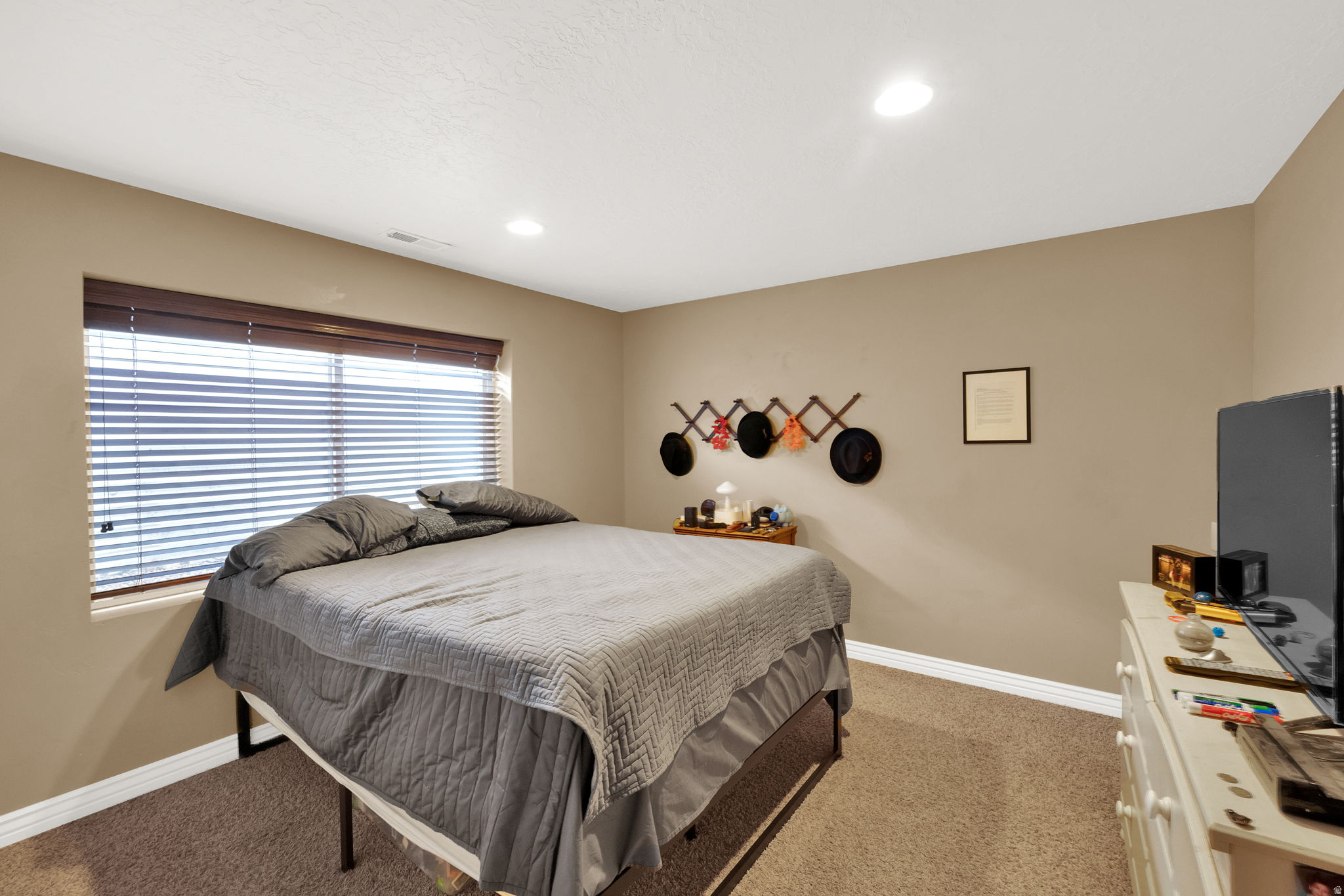 SILVER LAKE ESTATES - Residential