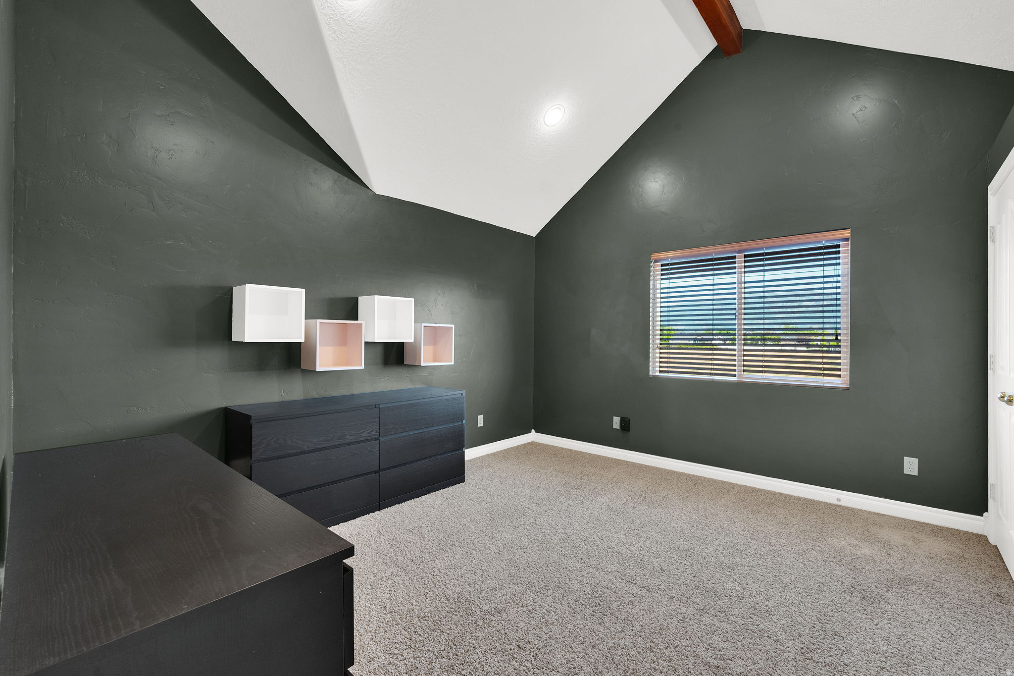 SILVER LAKE ESTATES - Residential