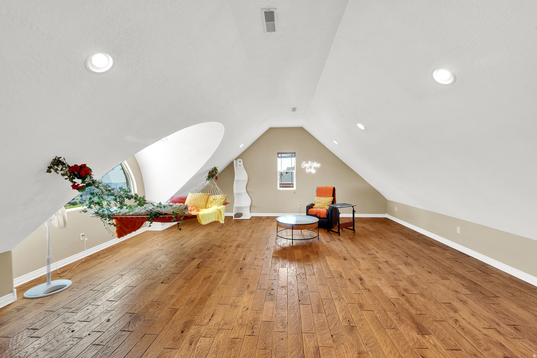 SILVER LAKE ESTATES - Residential