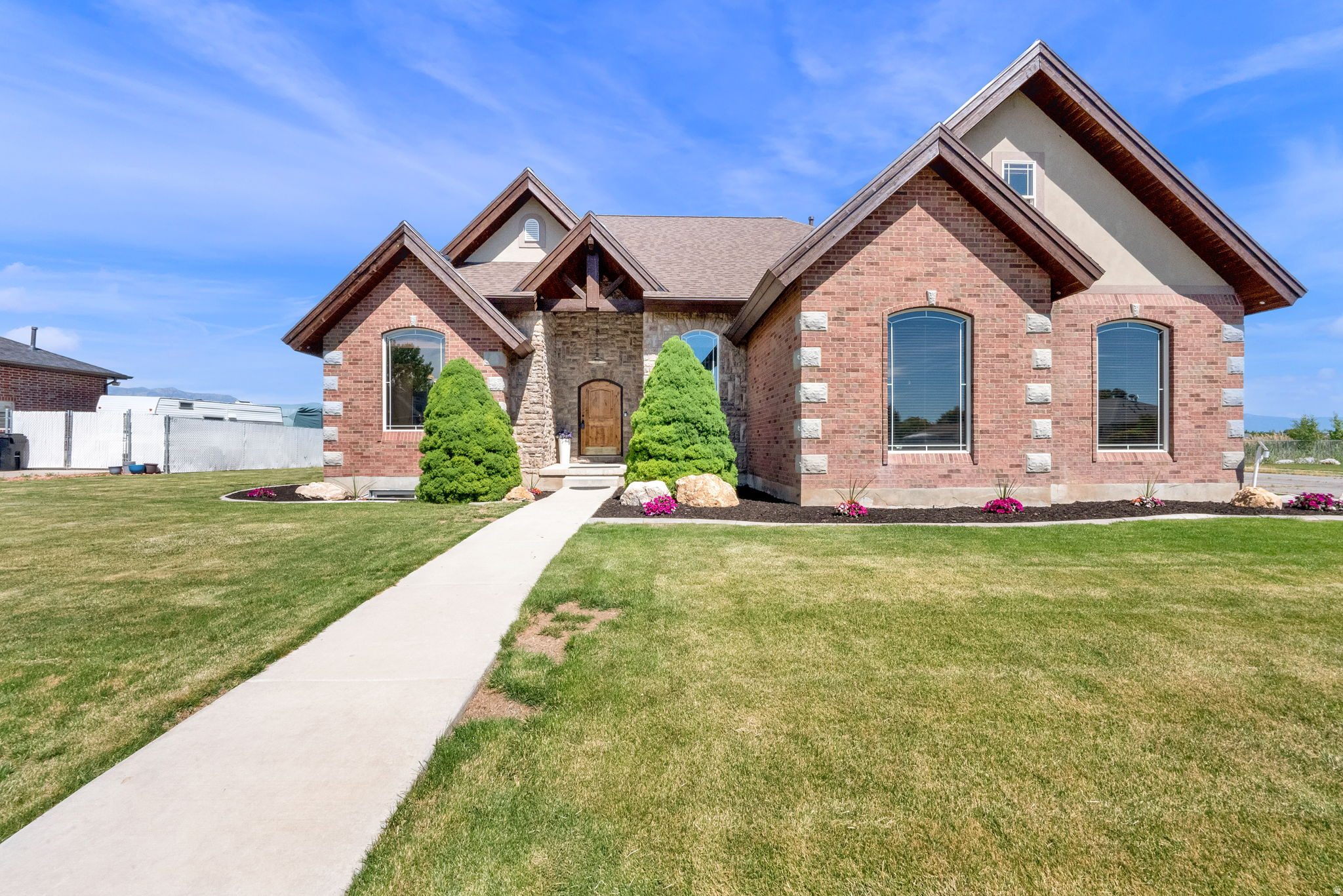 SILVER LAKE ESTATES - Residential