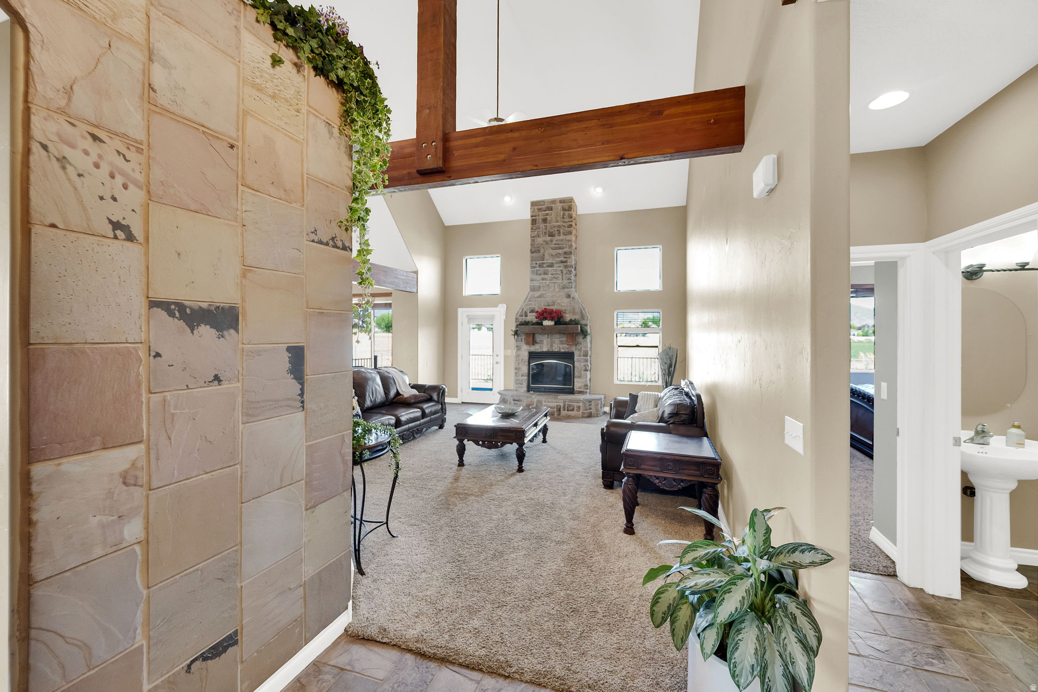 SILVER LAKE ESTATES - Residential