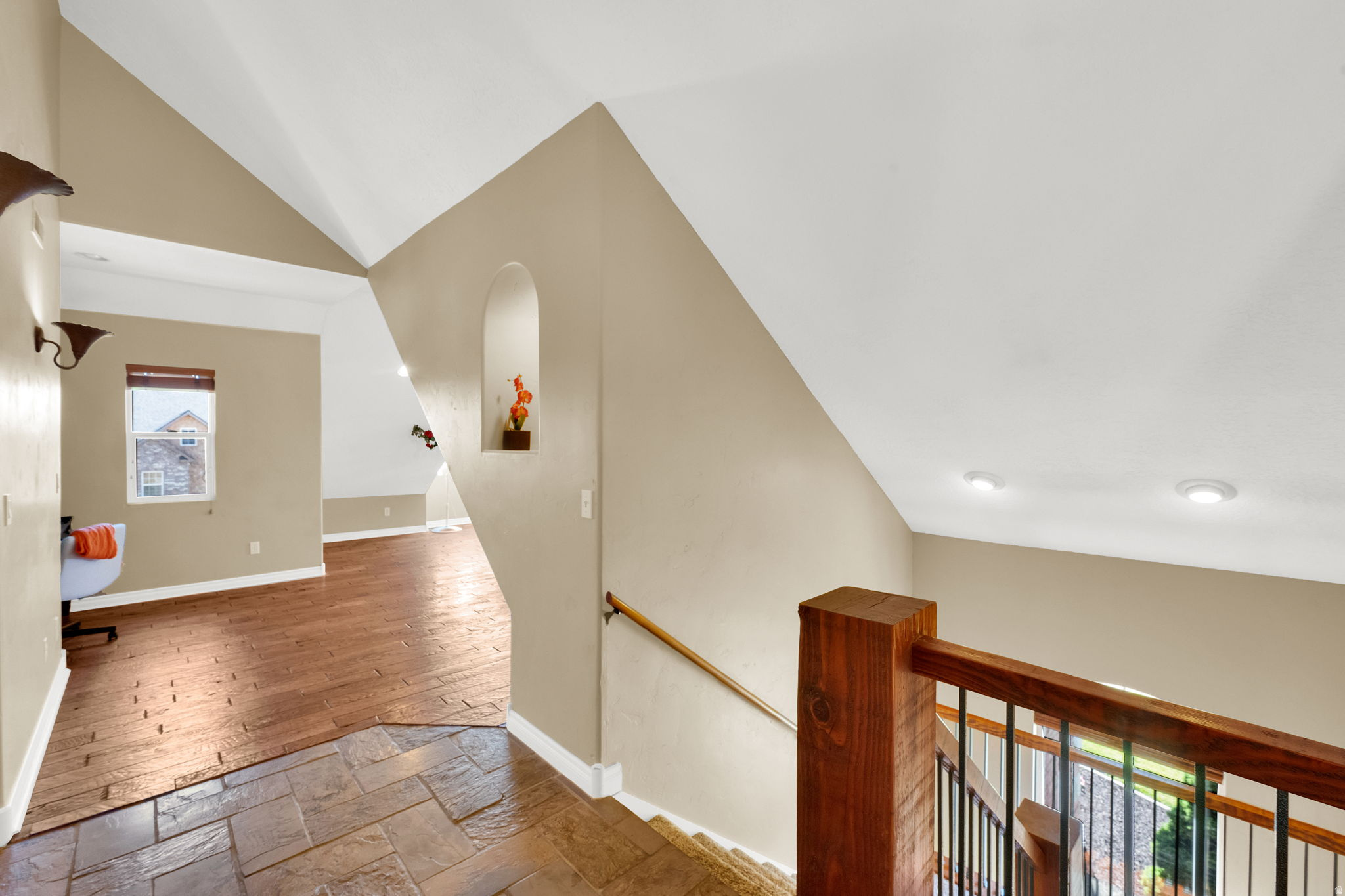 SILVER LAKE ESTATES - Residential