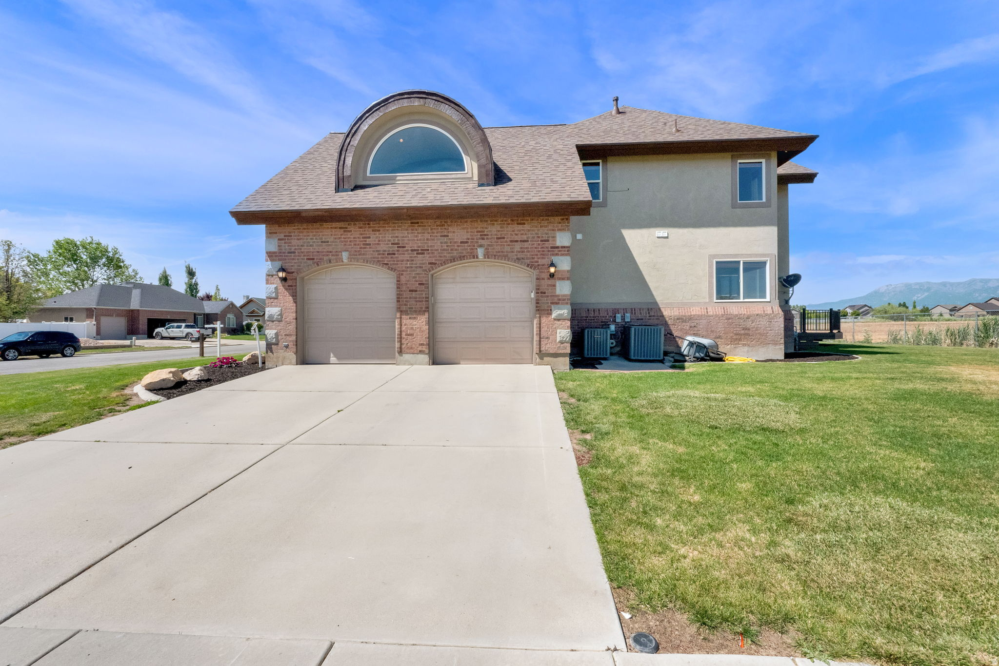 SILVER LAKE ESTATES - Residential