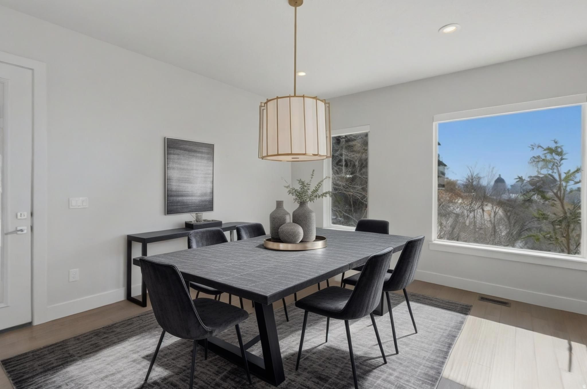 COLUMBUS COURT - Residential