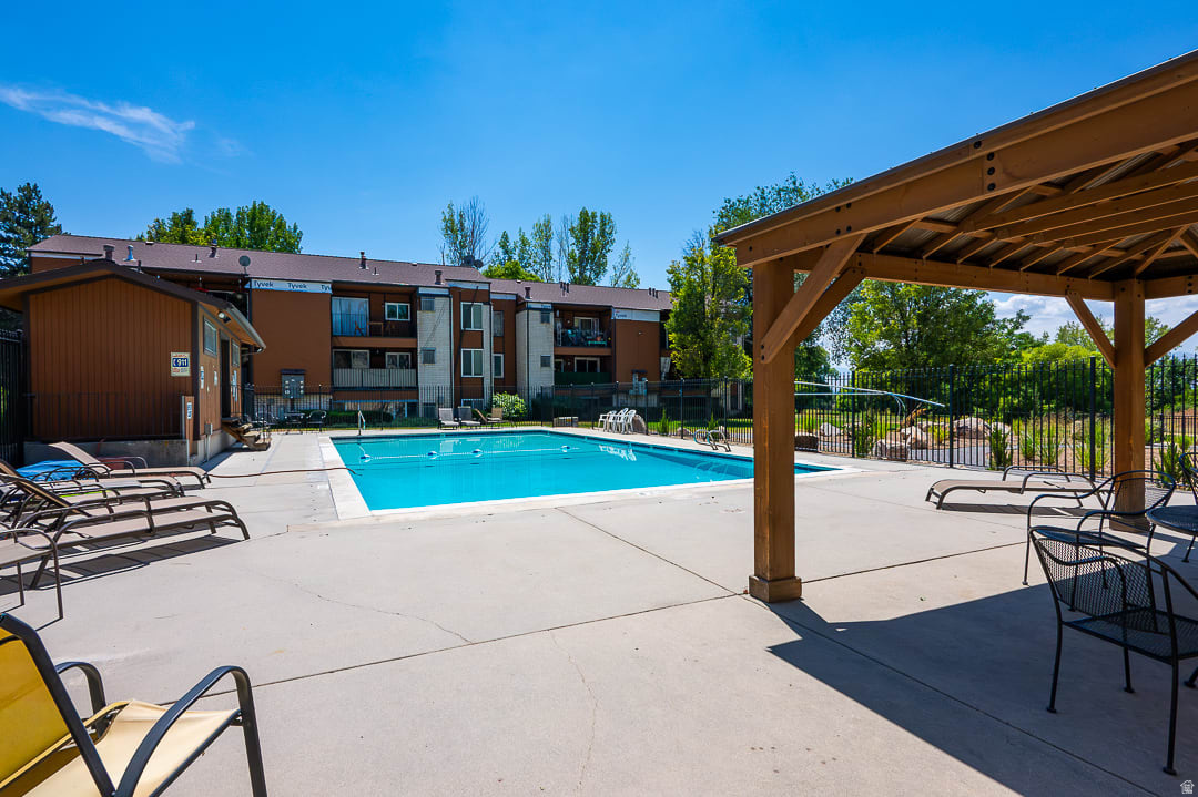 WOOD HOLLOW - Residential