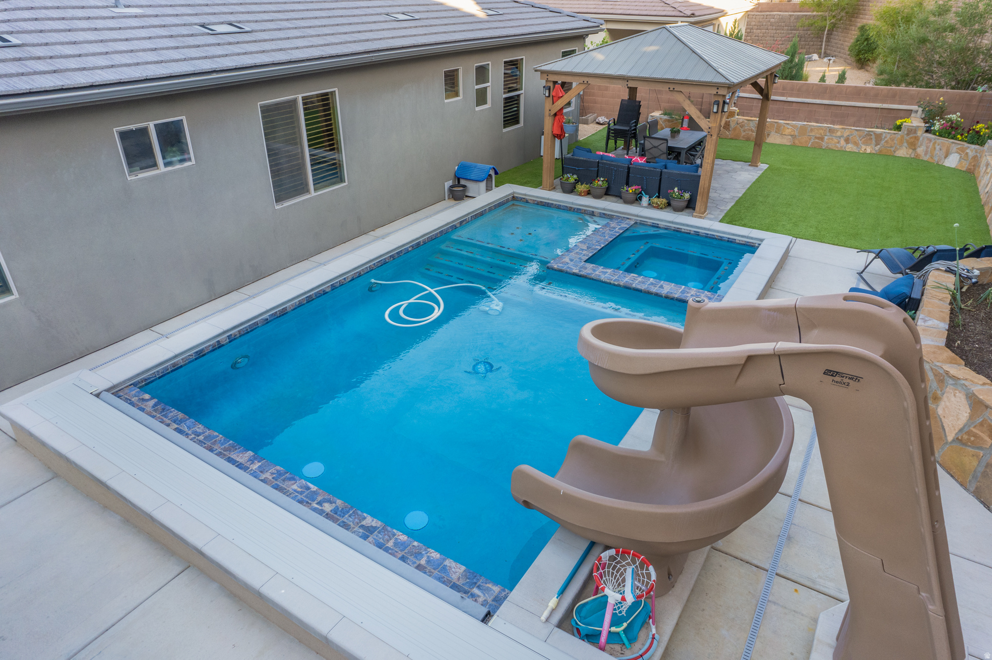 WHY DO YOU WANT TO CHOOSE ME?  Stunning views of Zion, Smith's Mesa, Kolob, my LARGE PRIVATE POOL w/HOT TUB, my SOLAR PANELS are paid for saving you lots of $$$,  easy maintenance Turf Backyard Oasis  - Yeah Baby!!!  My inside LIVING SPACE is not too shabby either.  Come see it for yourself and the location is pretty dang AMAZING TOO!!!