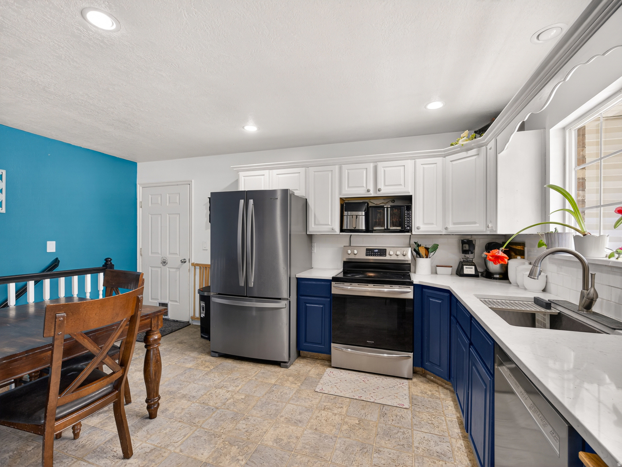 EASTSIDE ESTATES - Residential