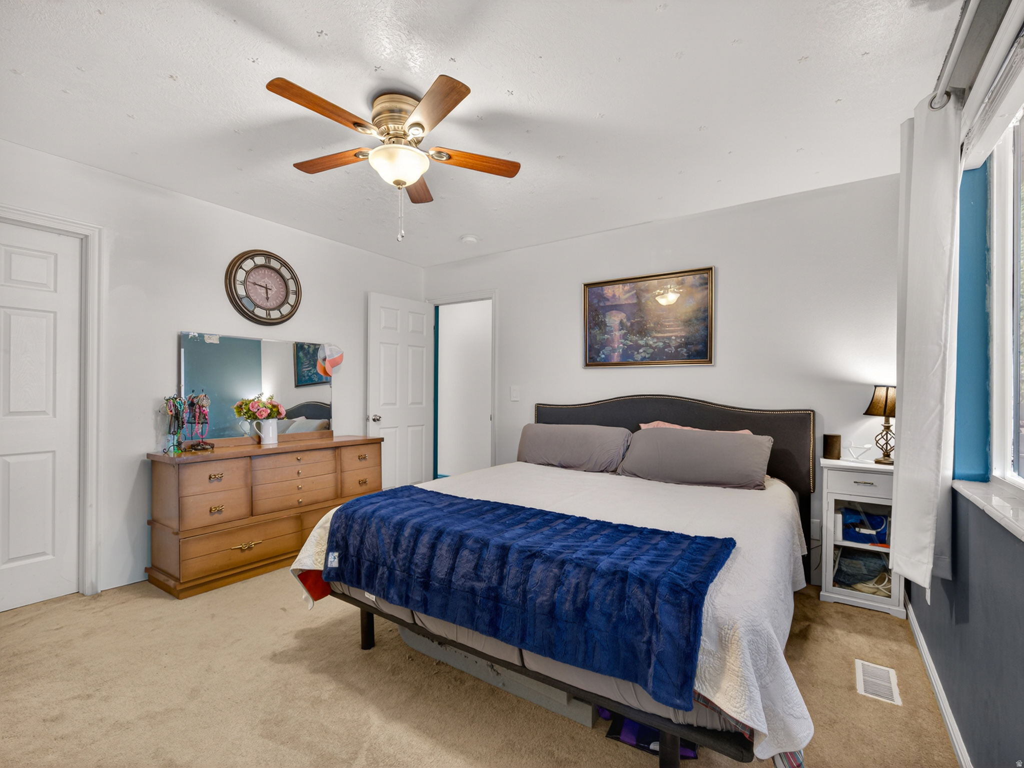 EASTSIDE ESTATES - Residential