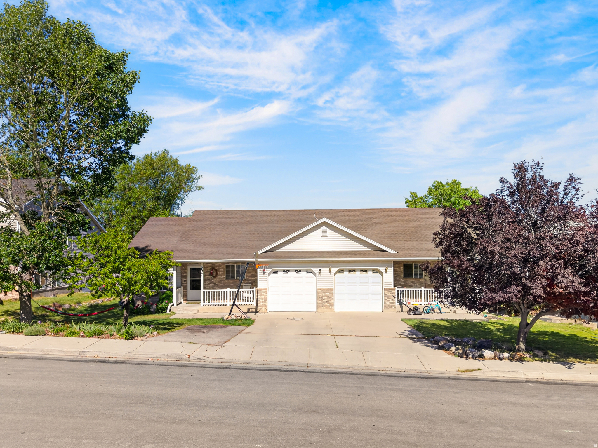 EASTSIDE ESTATES - Residential