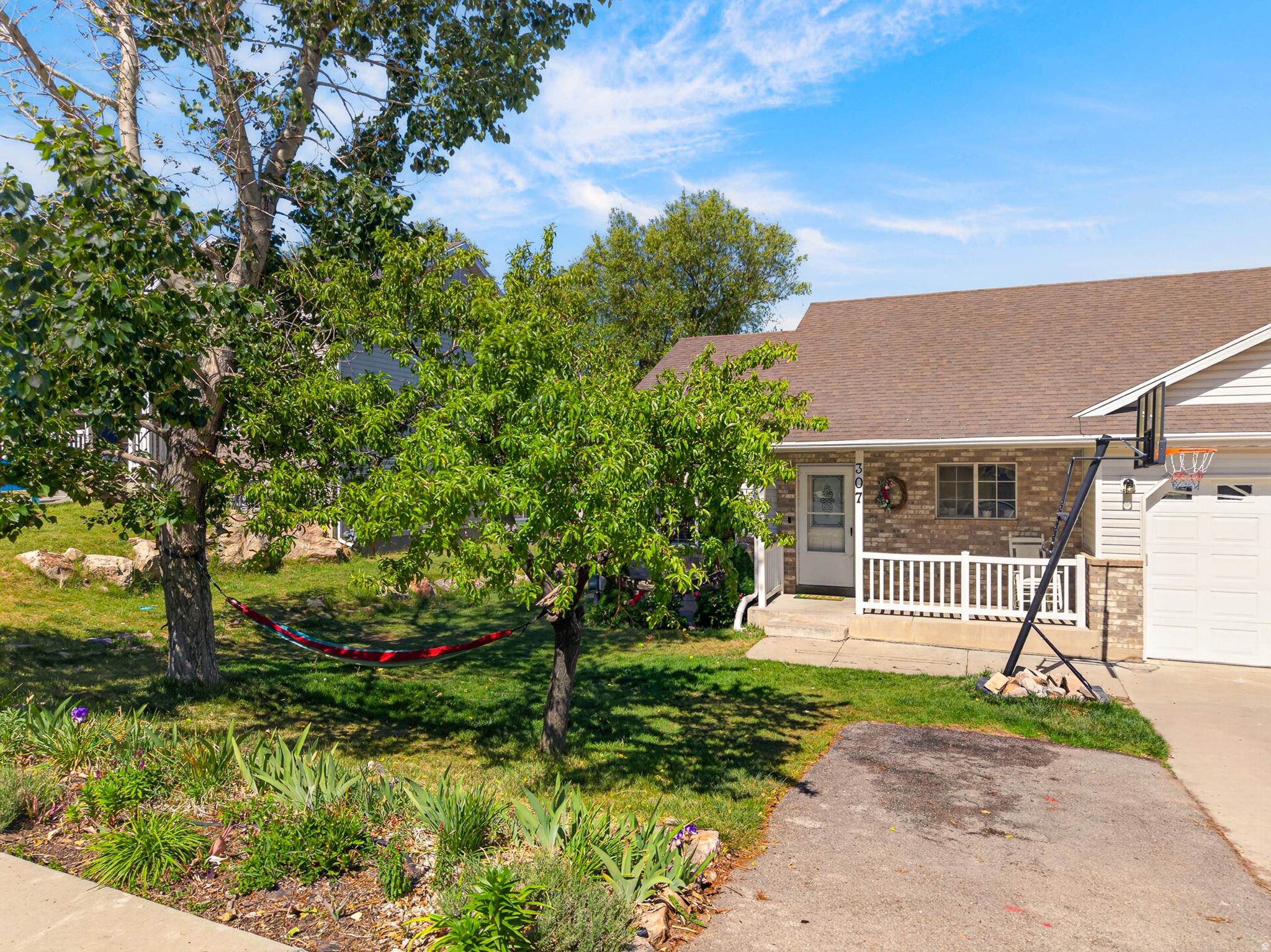 EASTSIDE ESTATES - Residential