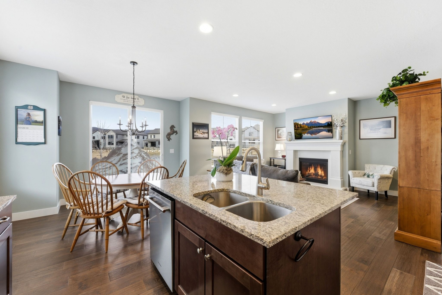 LAKE CRE - Residential