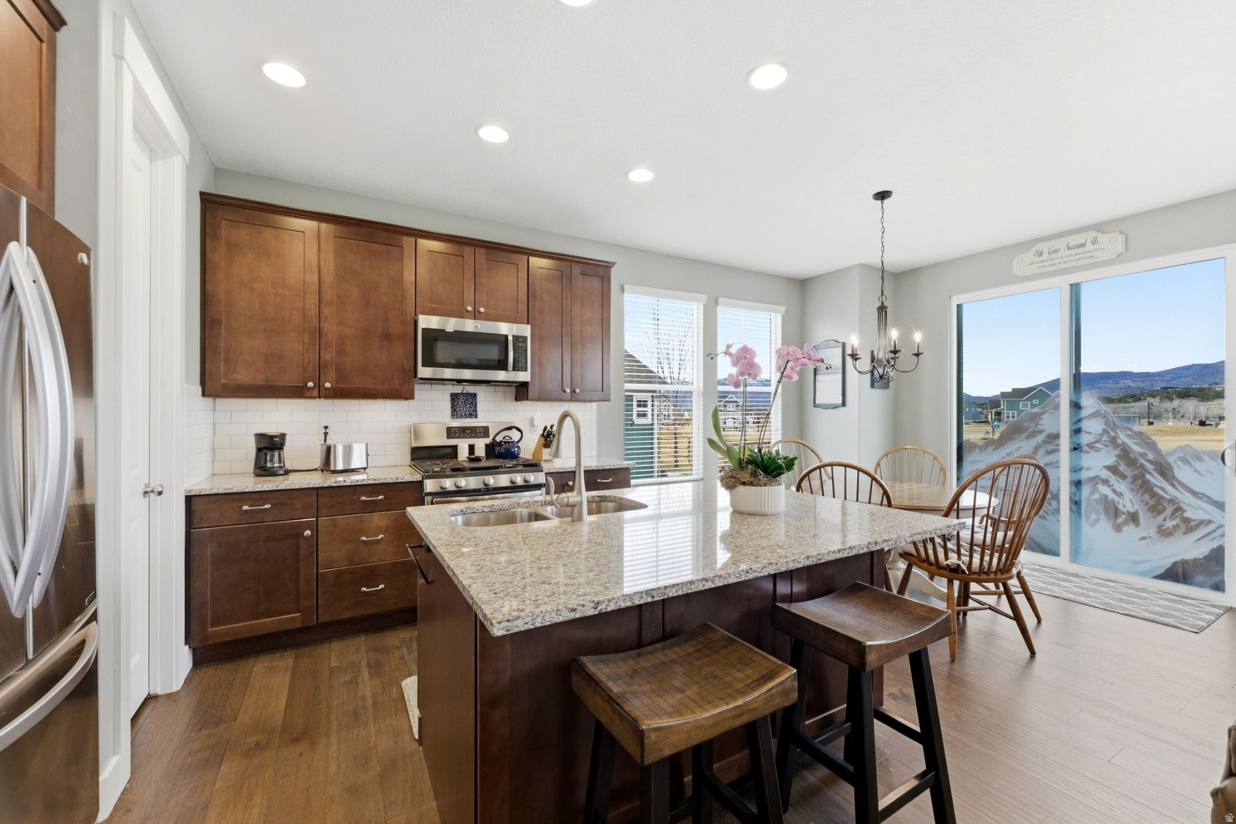 LAKE CRE - Residential