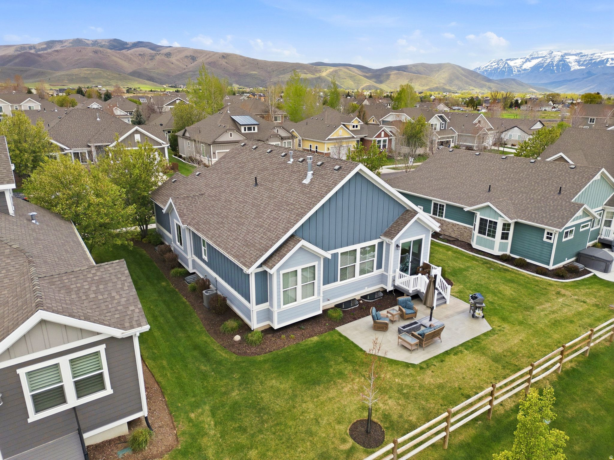 LAKE CRE - Residential