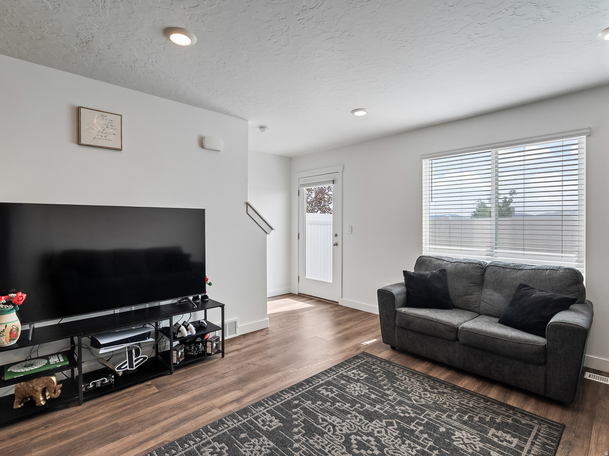 LITTLE VALLEY GATEWA - Residential