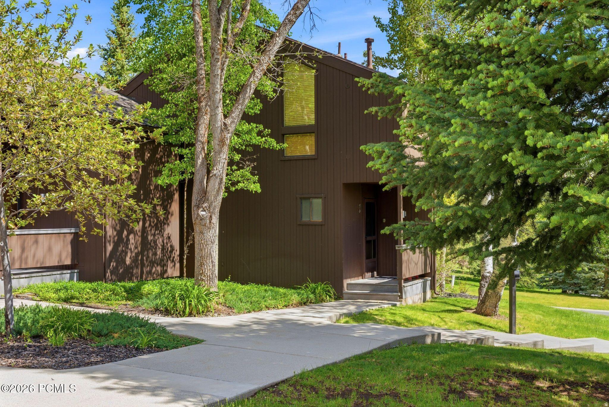 THREE KINGS - Residential