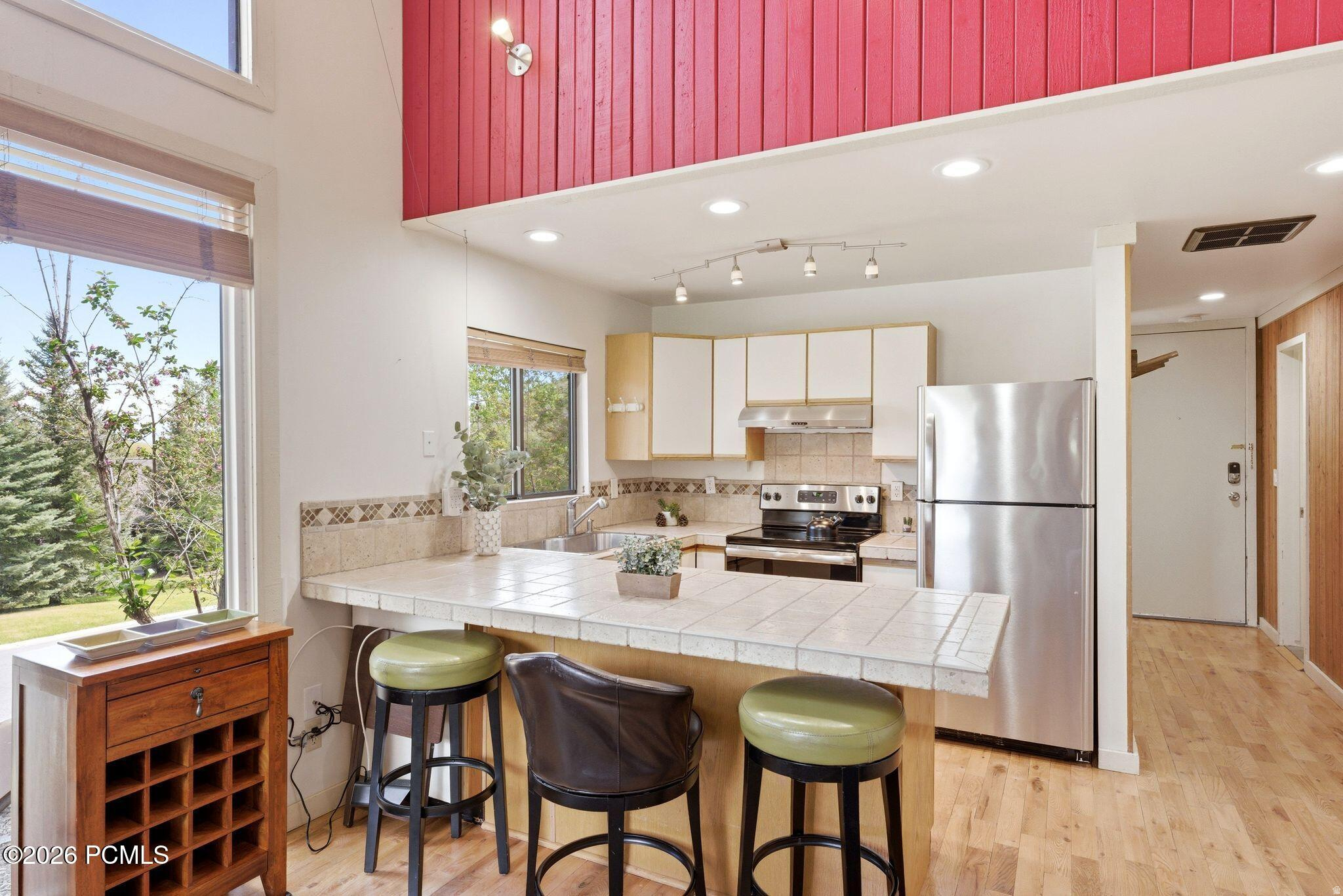 THREE KINGS - Residential
