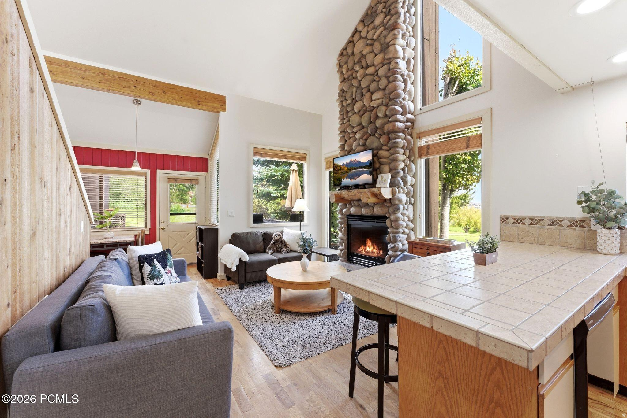 THREE KINGS - Residential