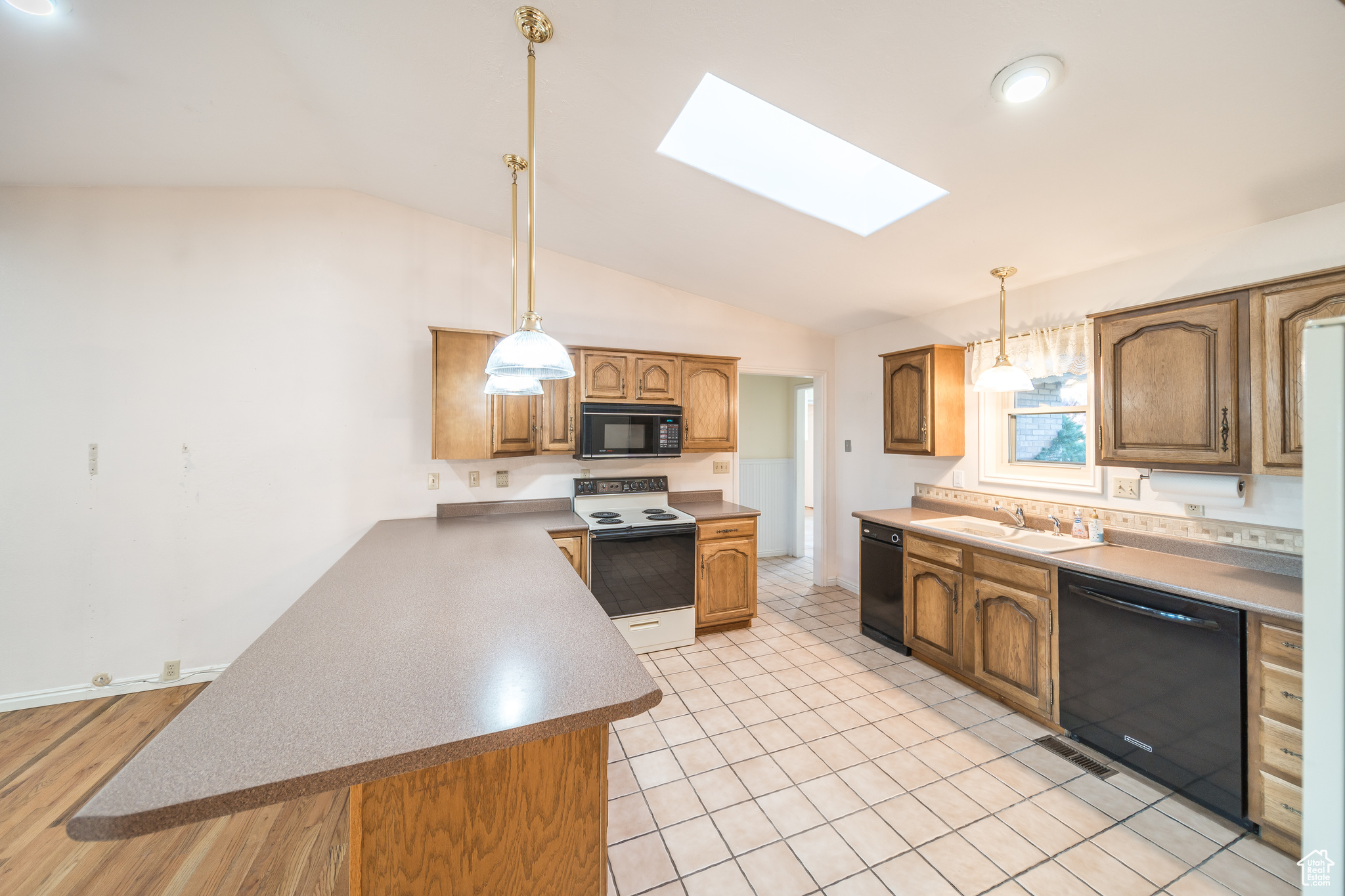 HILLCREST - Residential