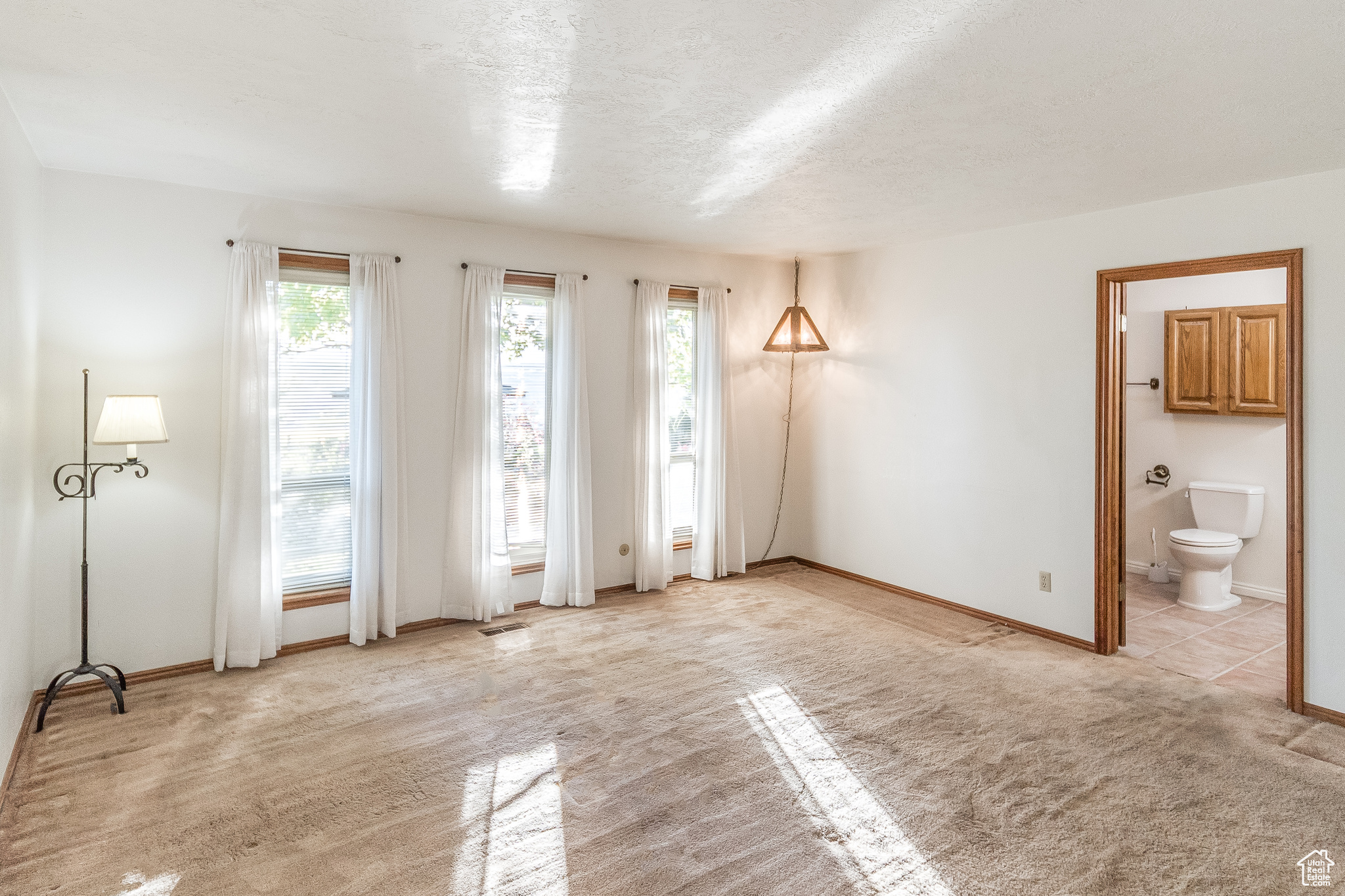 HILLCREST - Residential