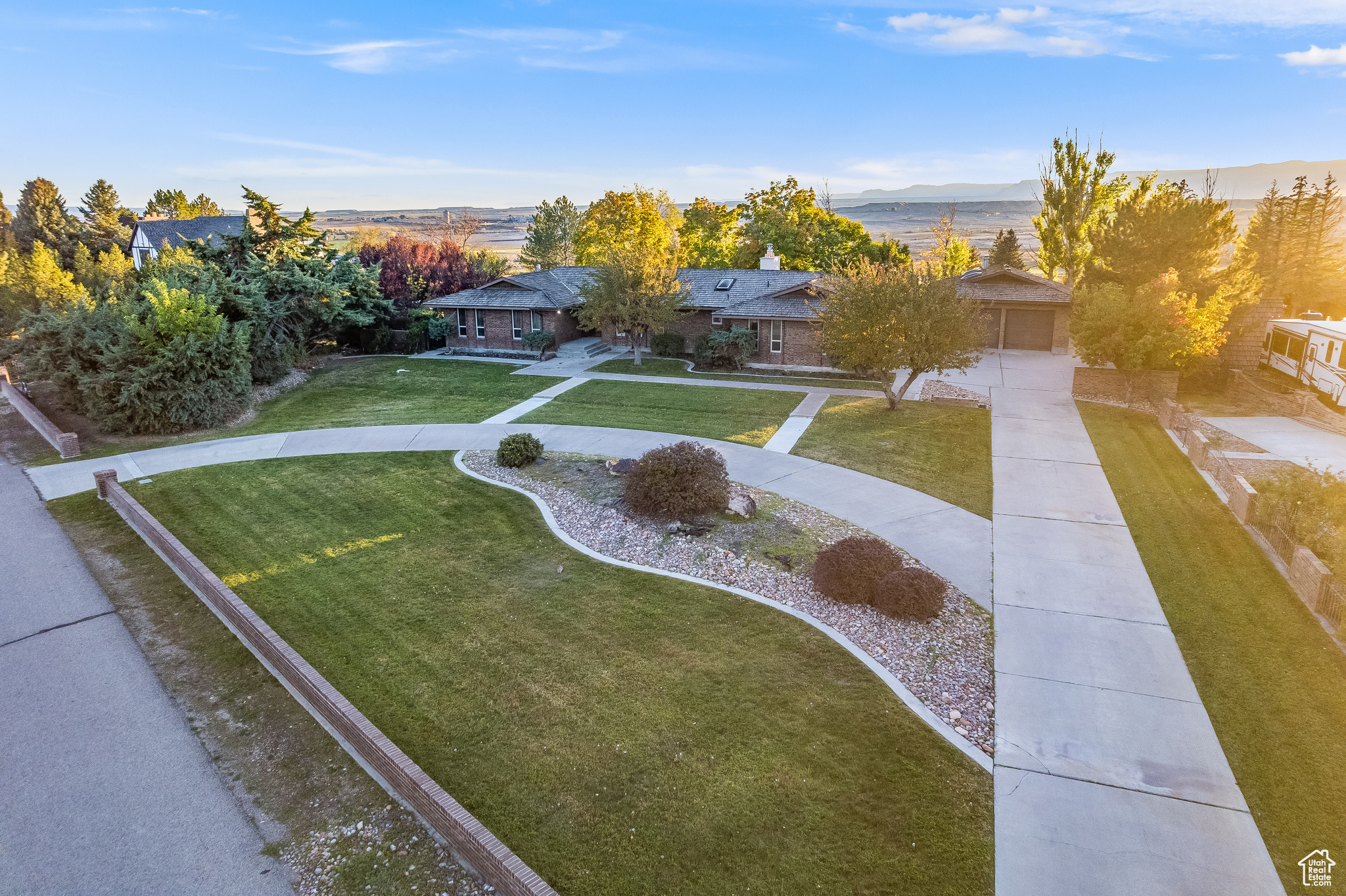HILLCREST - Residential