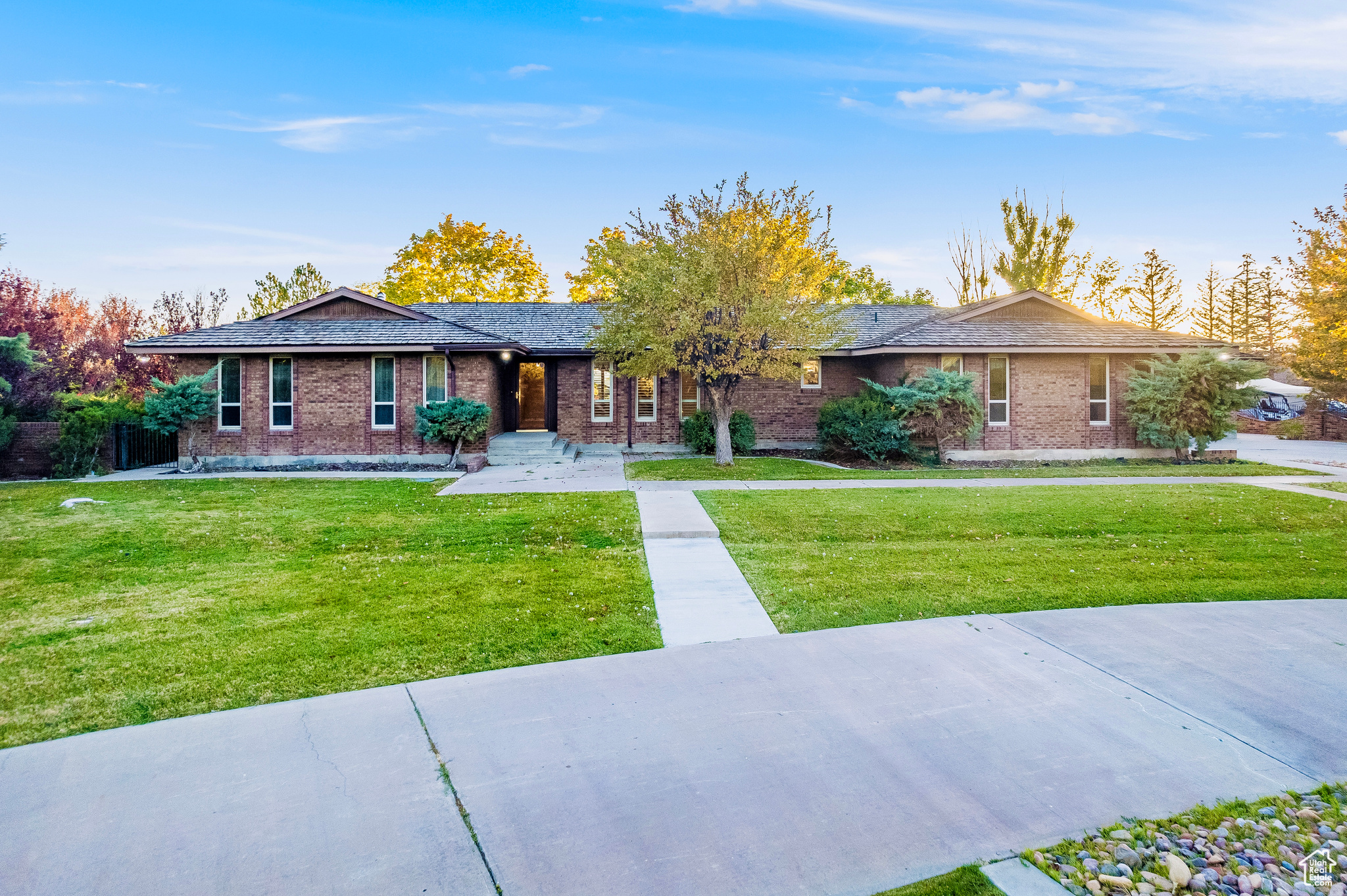 HILLCREST - Residential
