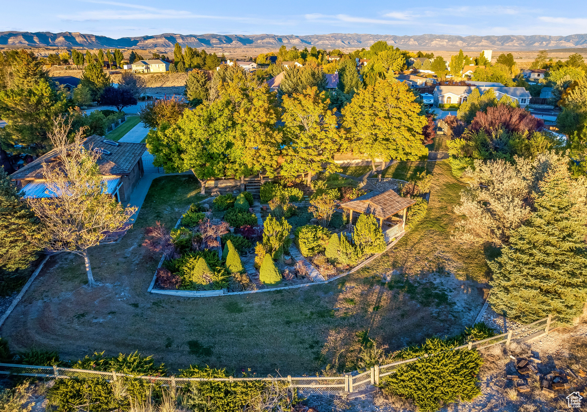 HILLCREST - Residential