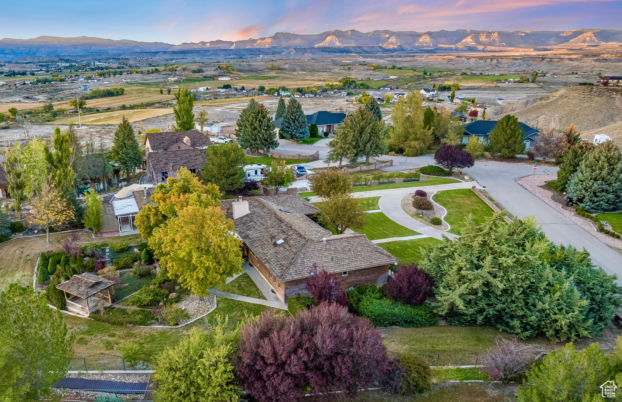 HILLCREST - Residential