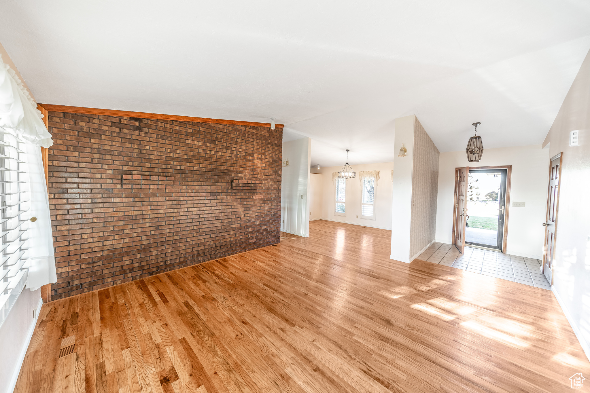 HILLCREST - Residential