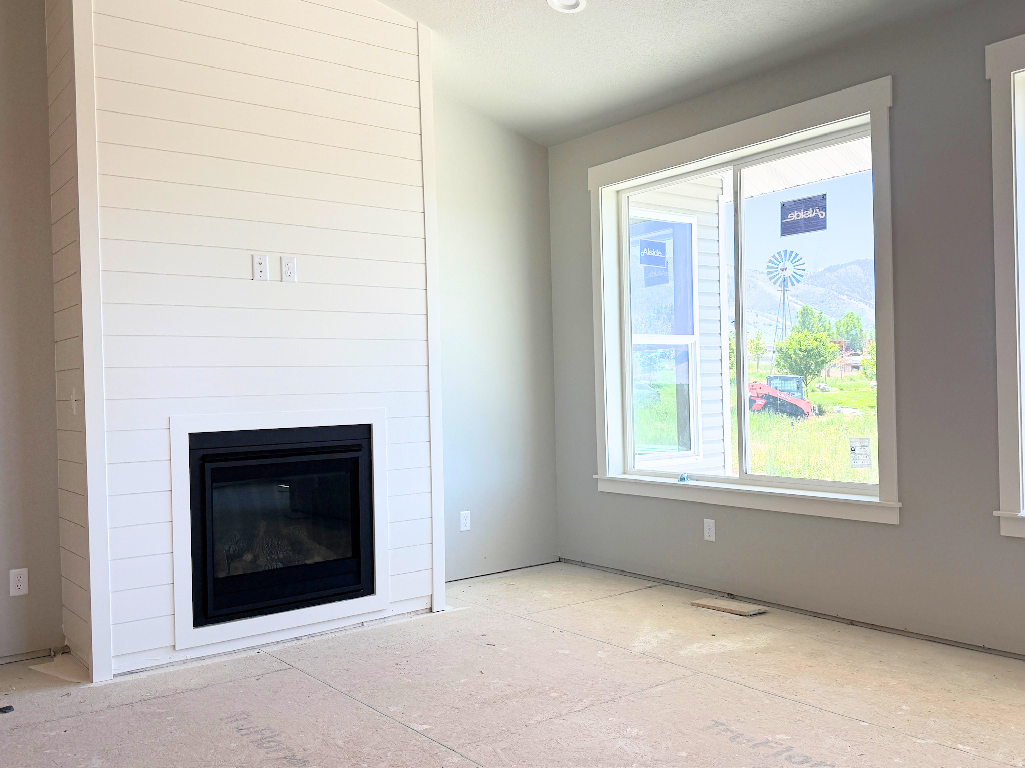 MOUNTAIN GATE SUBDVISION - Residential