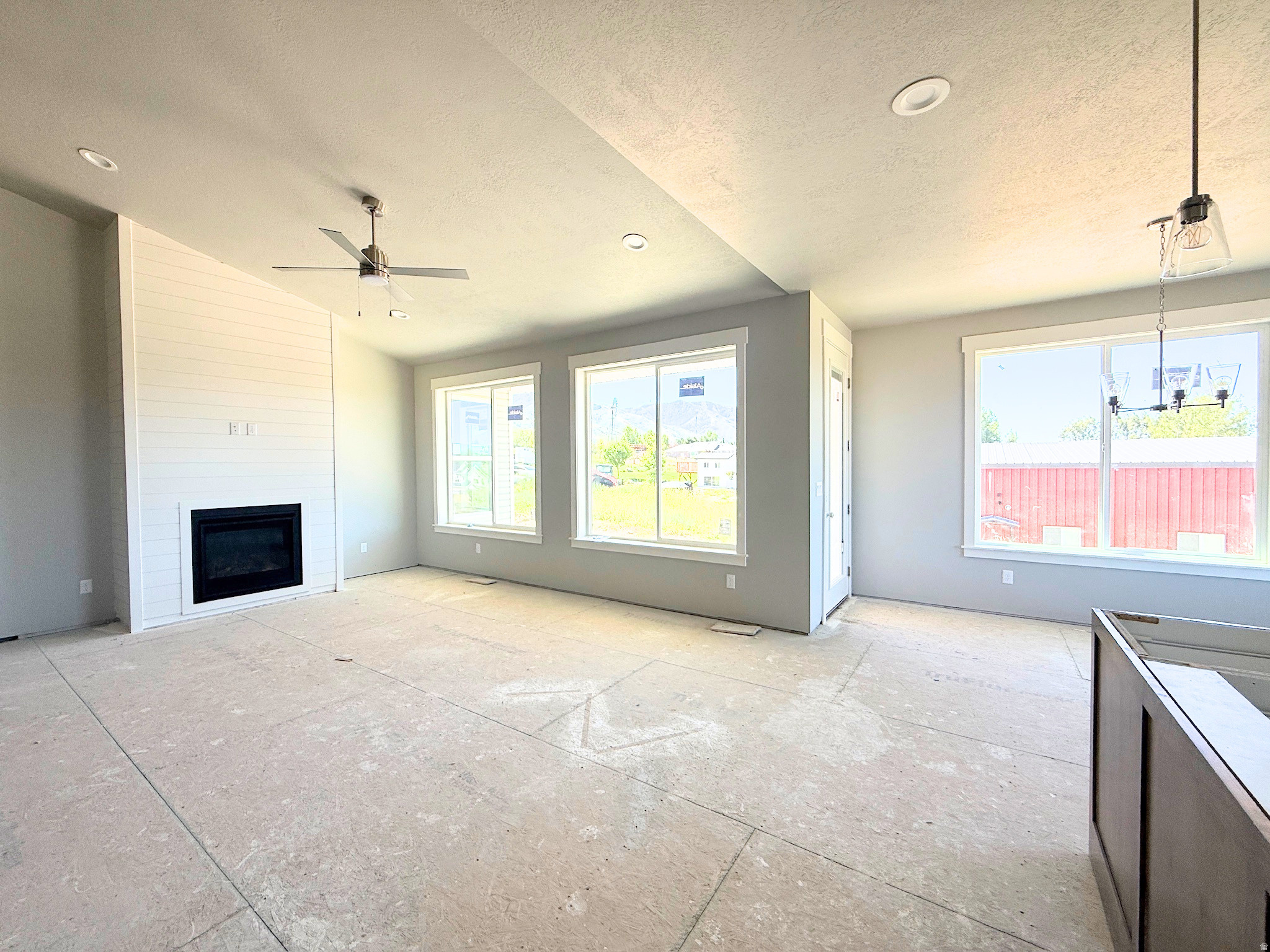 MOUNTAIN GATE SUBDVISION - Residential