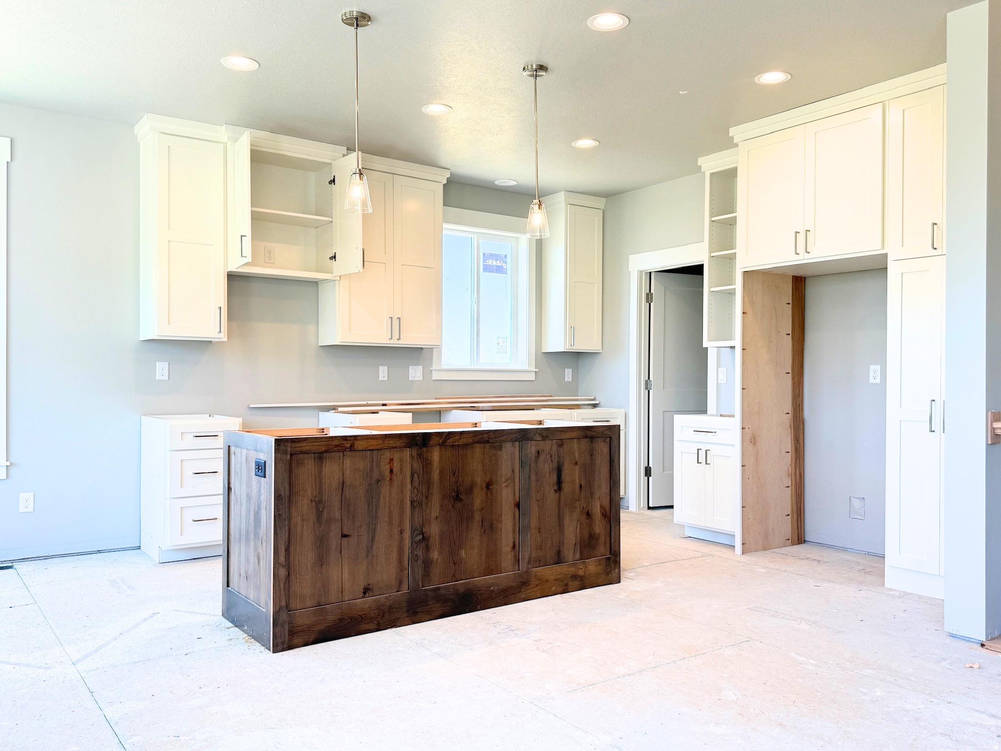 MOUNTAIN GATE SUBDVISION - Residential