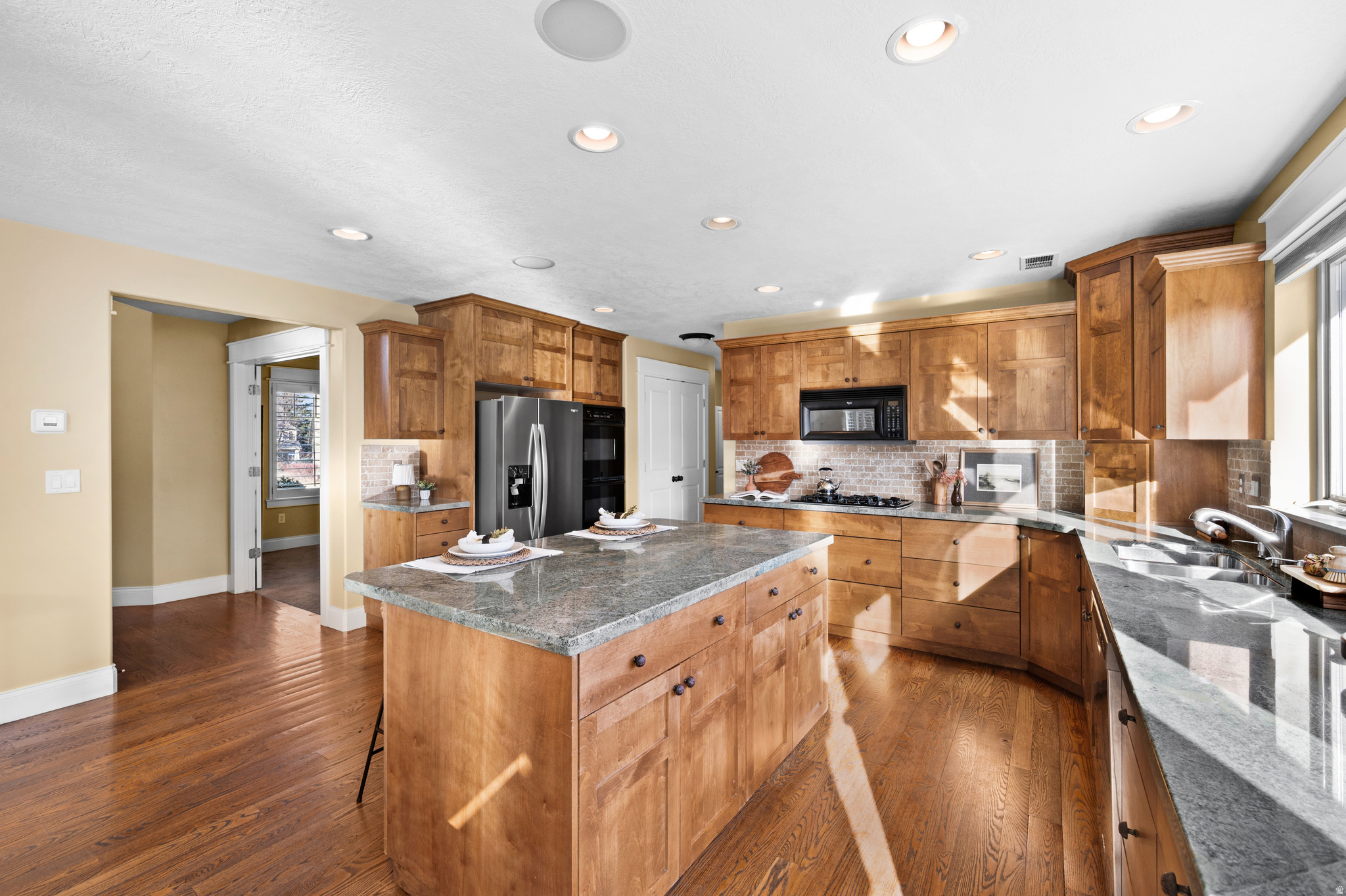 WILLOW LANE - Residential