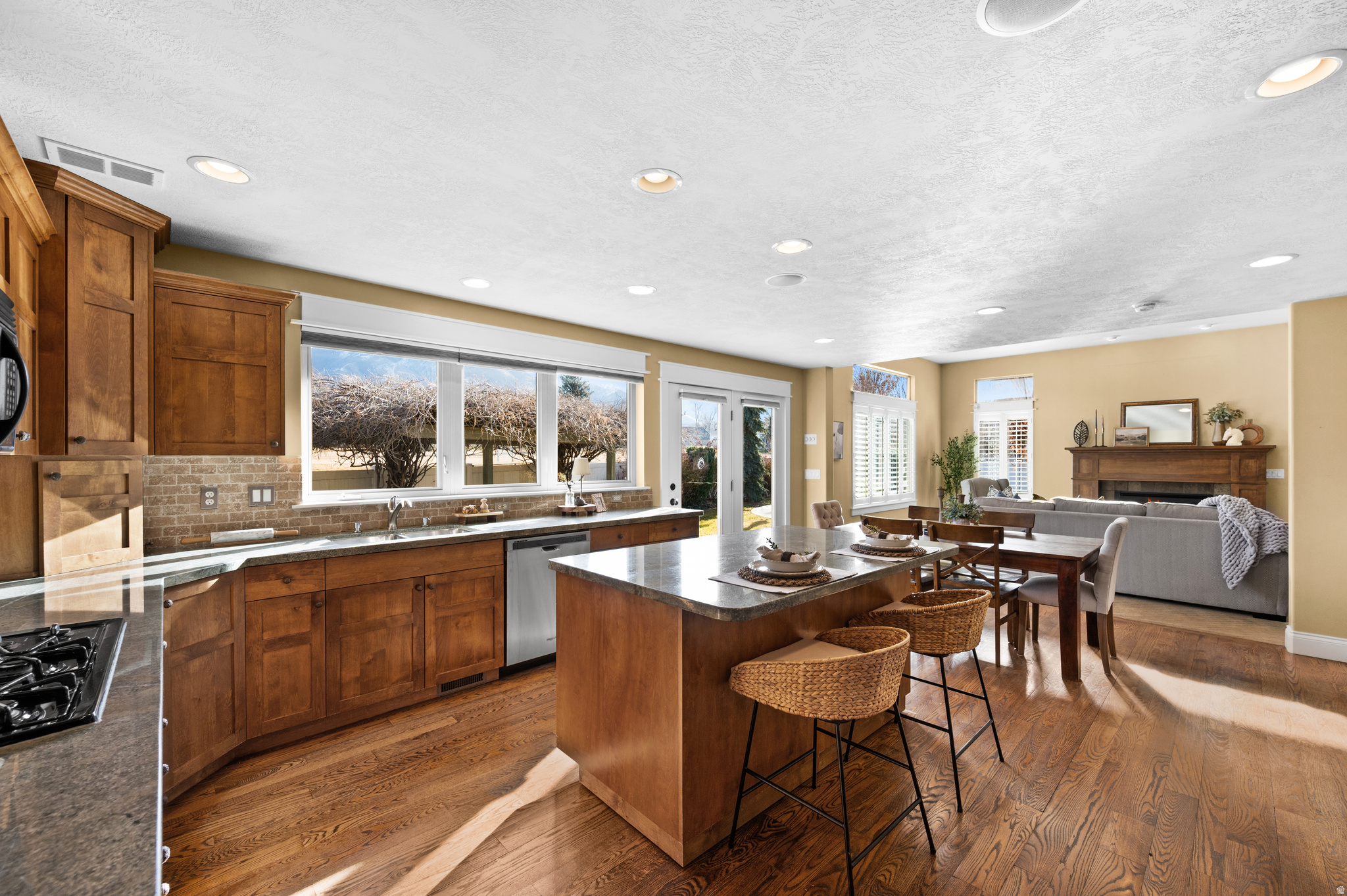 WILLOW LANE - Residential