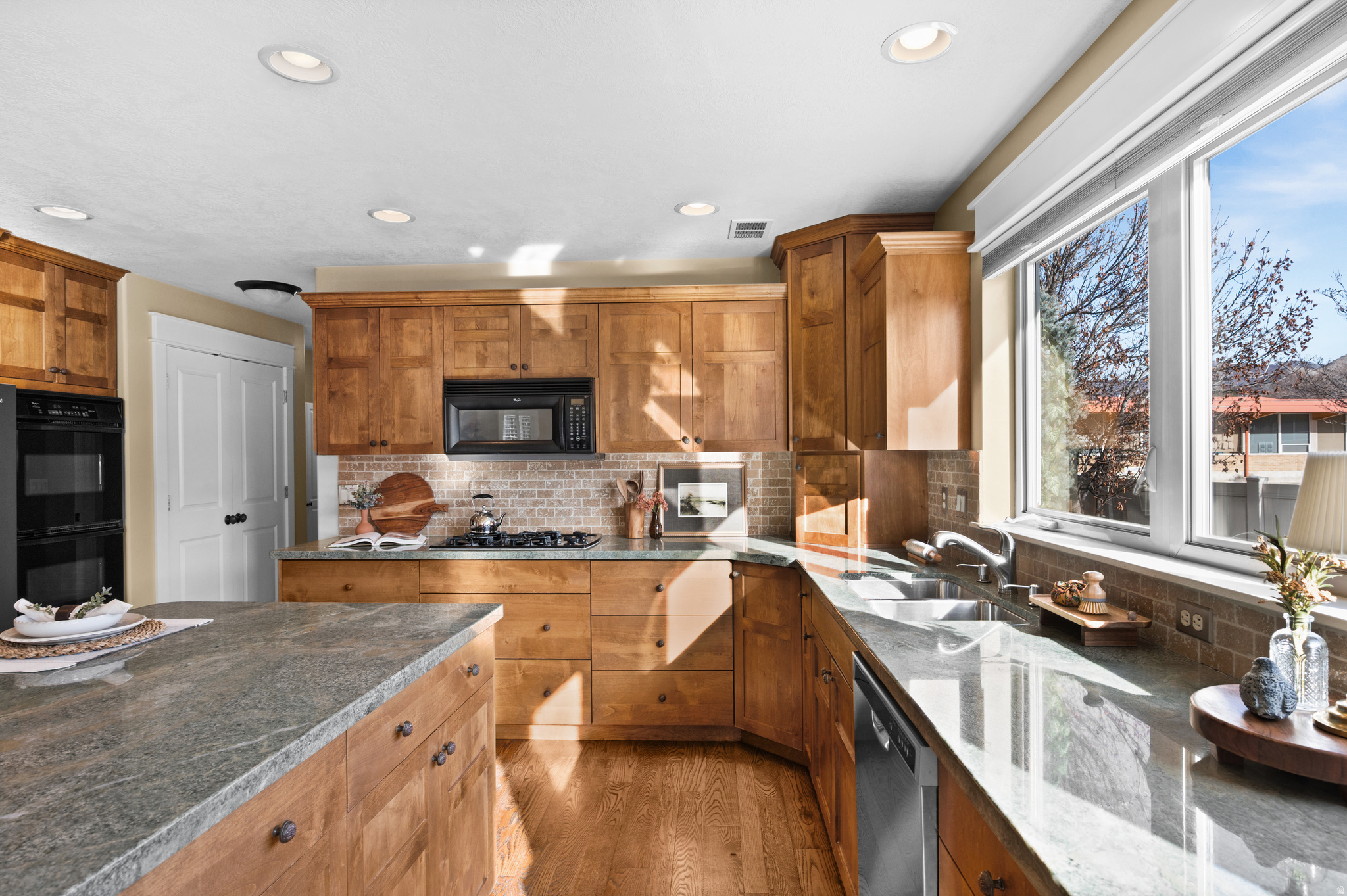 WILLOW LANE - Residential