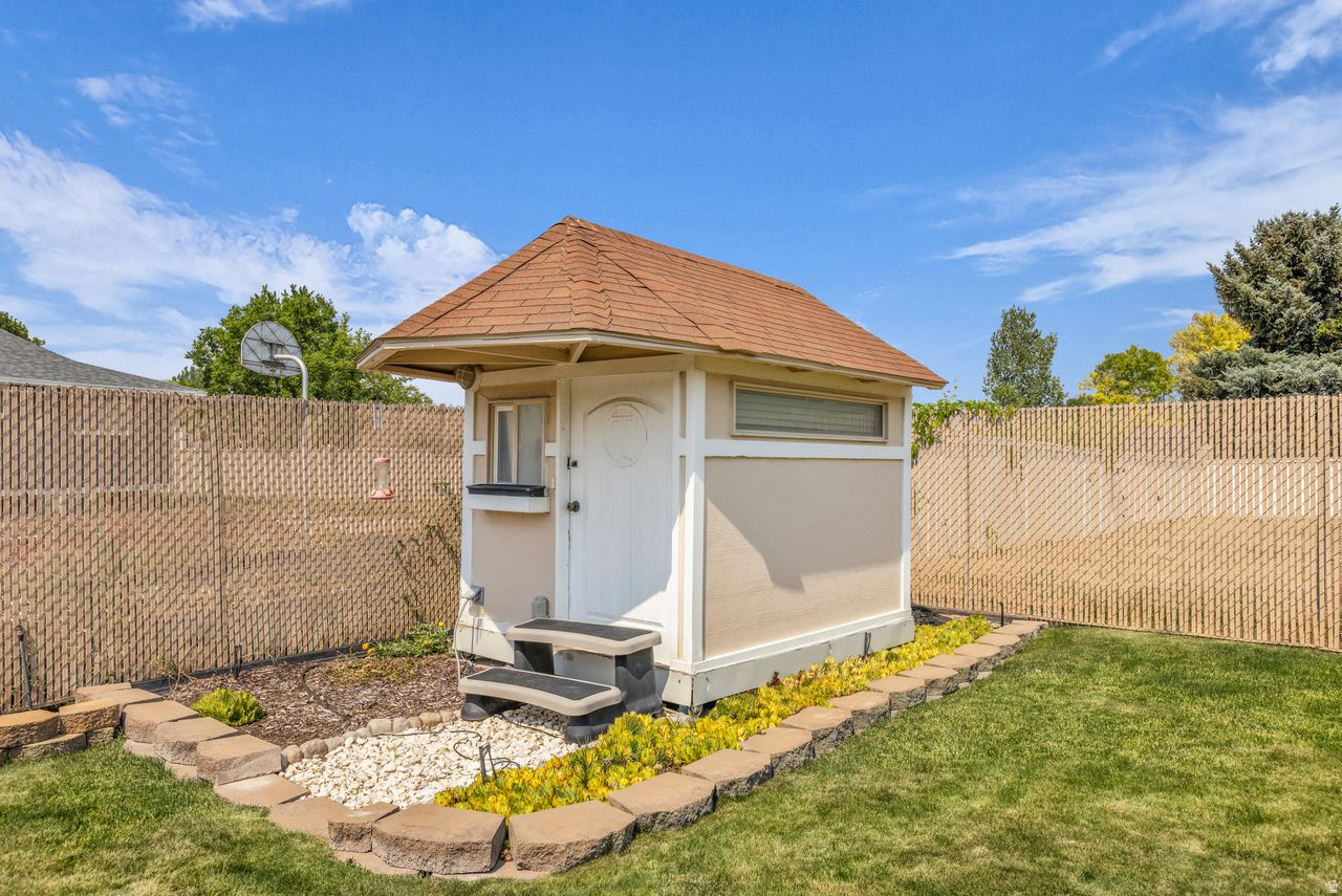 CROWN ESTATES PH II - Residential
