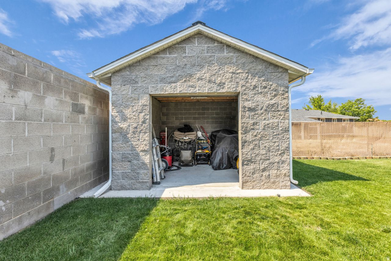 CROWN ESTATES PH II - Residential