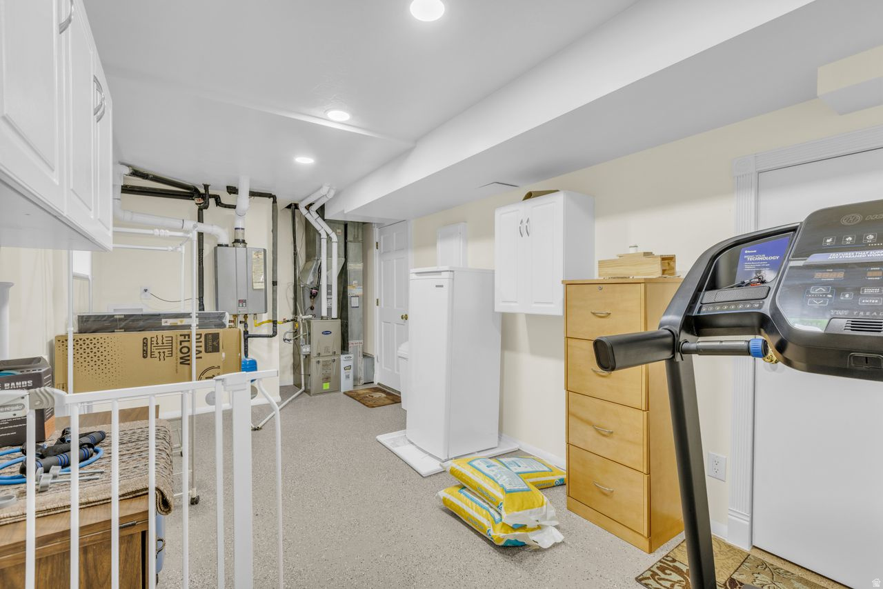 CROWN ESTATES PH II - Residential