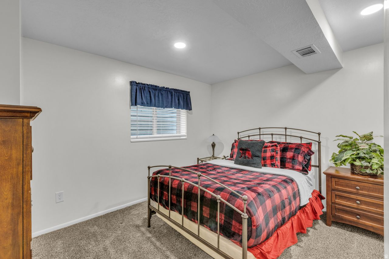CROWN ESTATES PH II - Residential