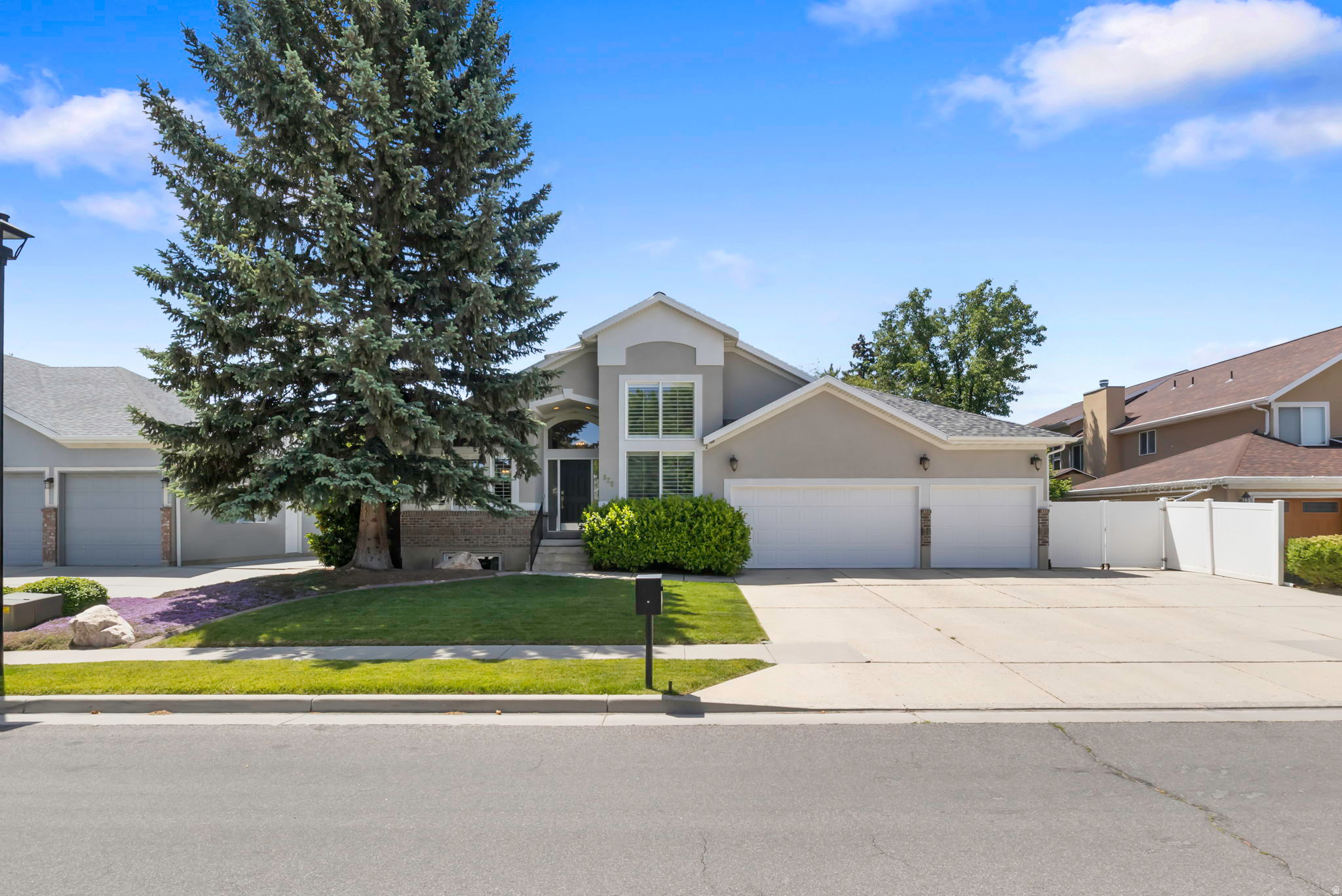 TAHNIA PARK - Residential
