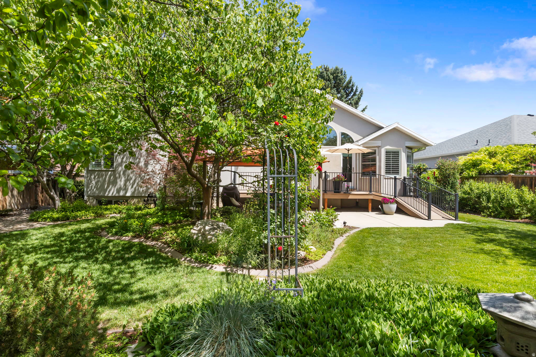TAHNIA PARK - Residential
