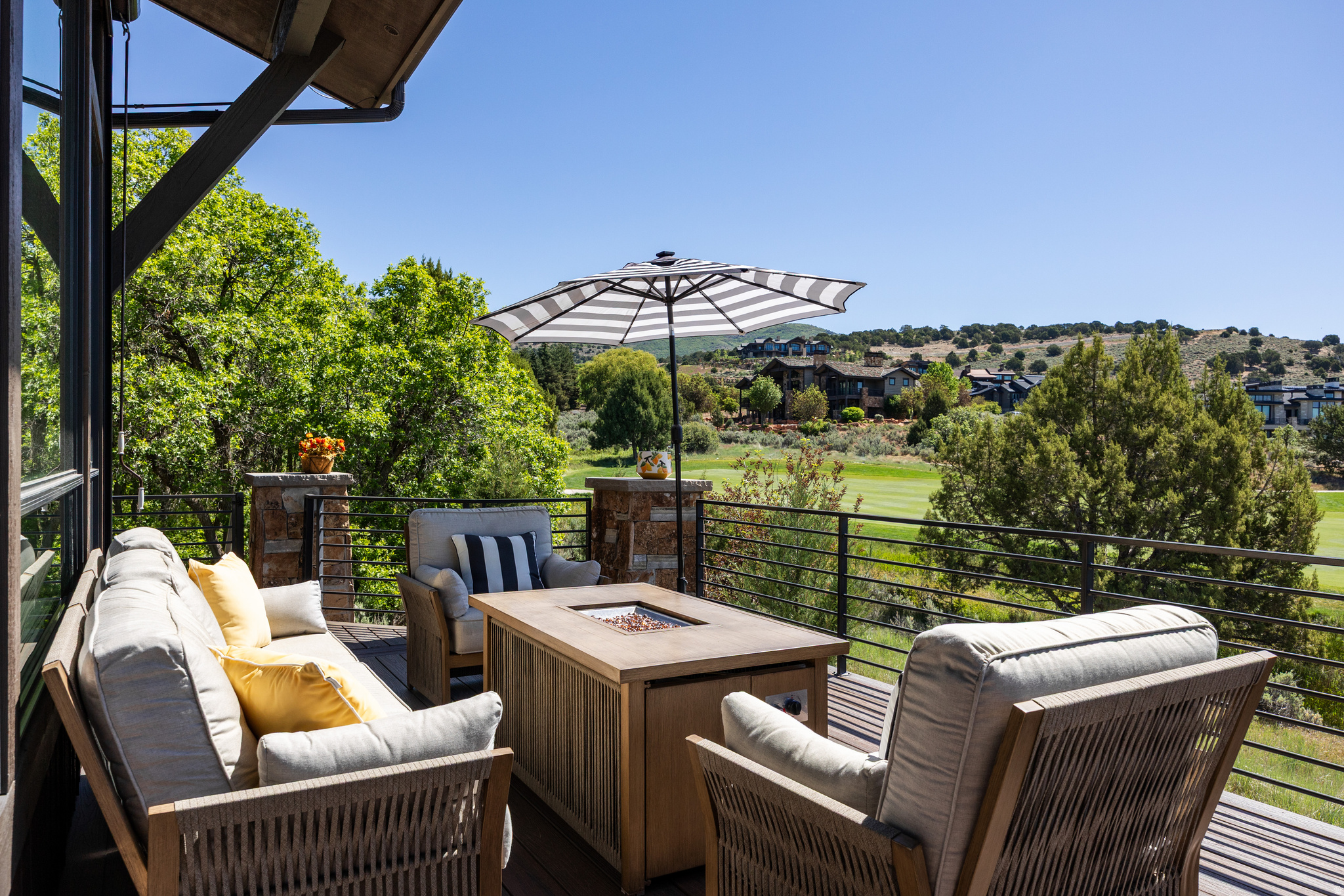 RED LEDGES - Residential