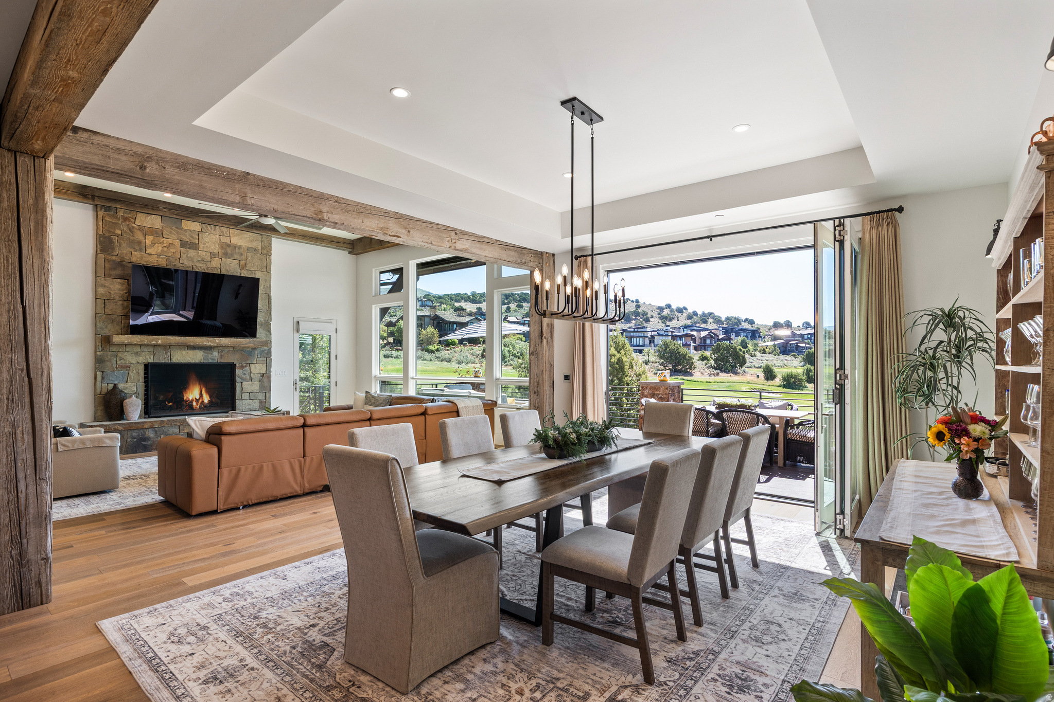 RED LEDGES - Residential