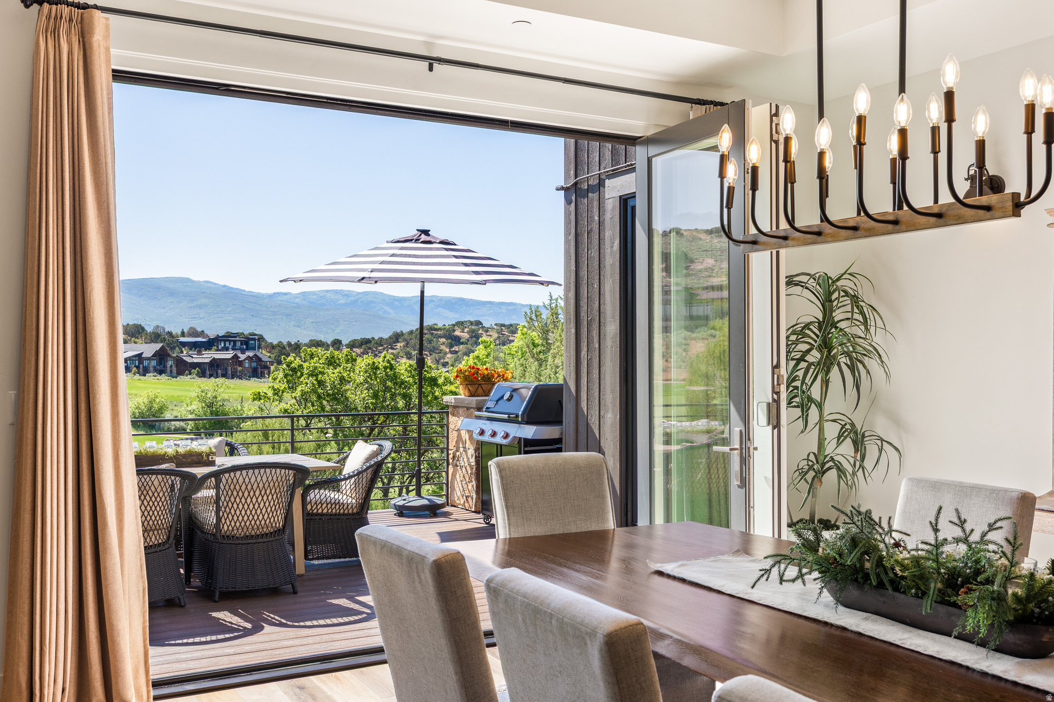 RED LEDGES - Residential