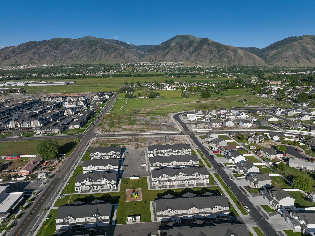 FIREFLY ESTATES - Residential
