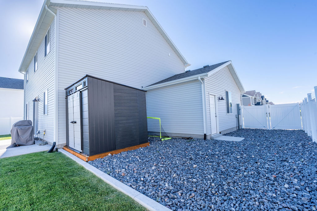 FIREFLY ESTATES - Residential