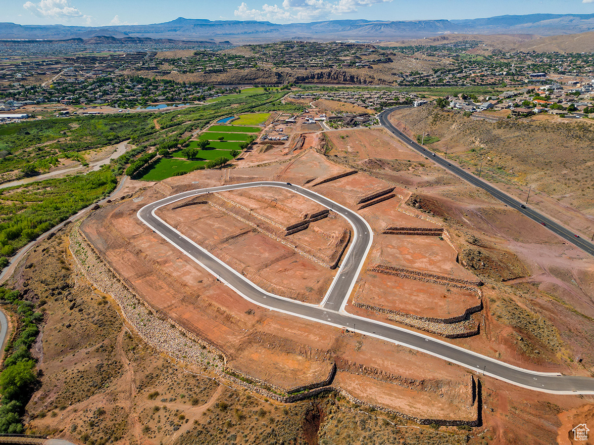 KNETTAS KNOLL - Land